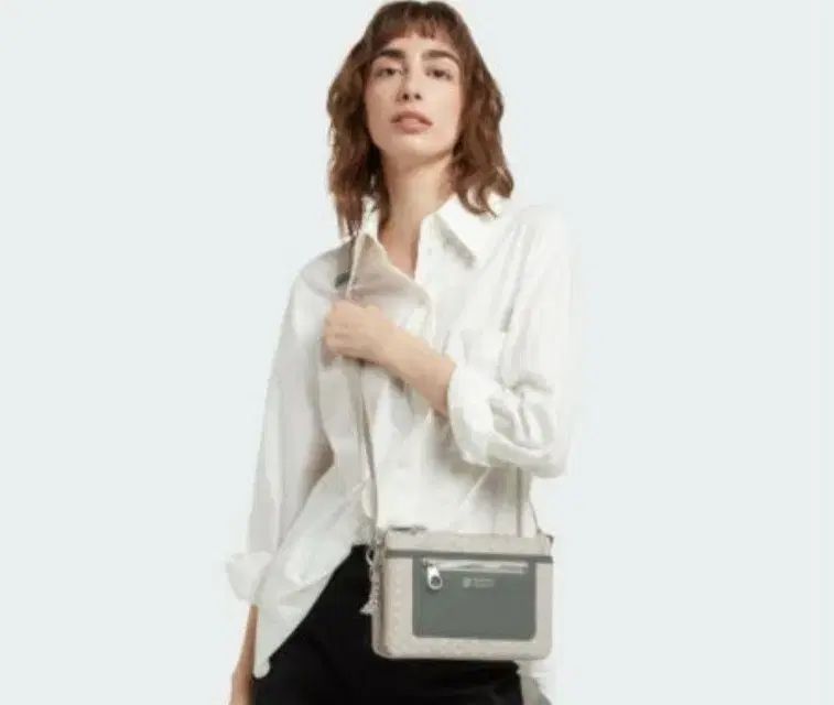 キプリング クロスバック リー リー KNABS45 SIBC シグネチャー ベージュ