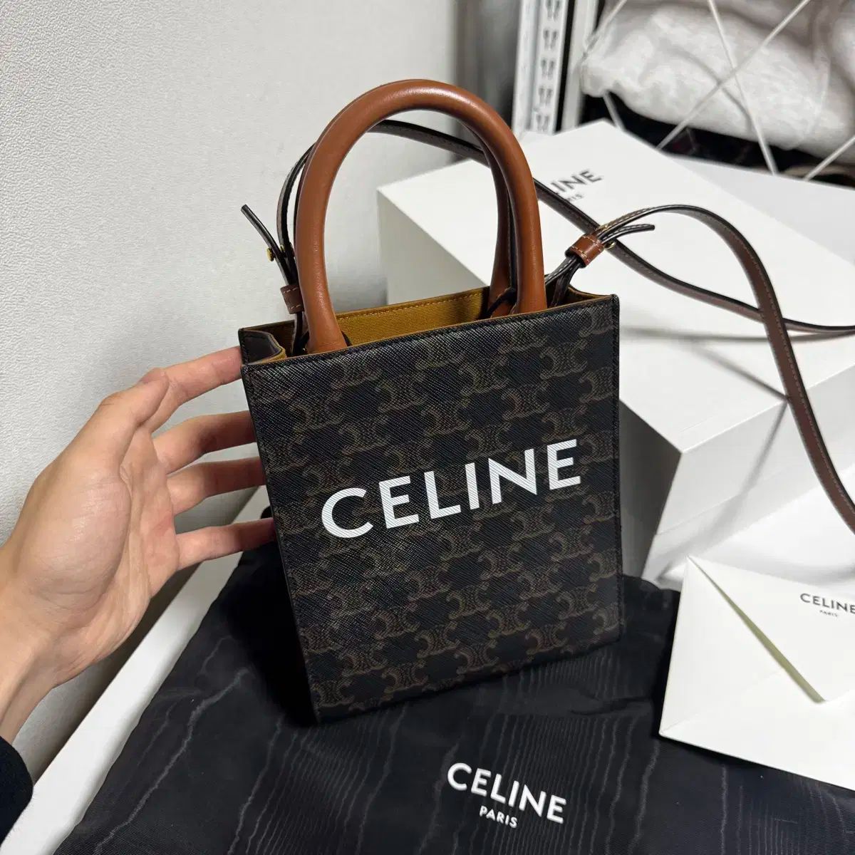 インボイス セリーヌ トリオンフ ミニ カバ バッグ