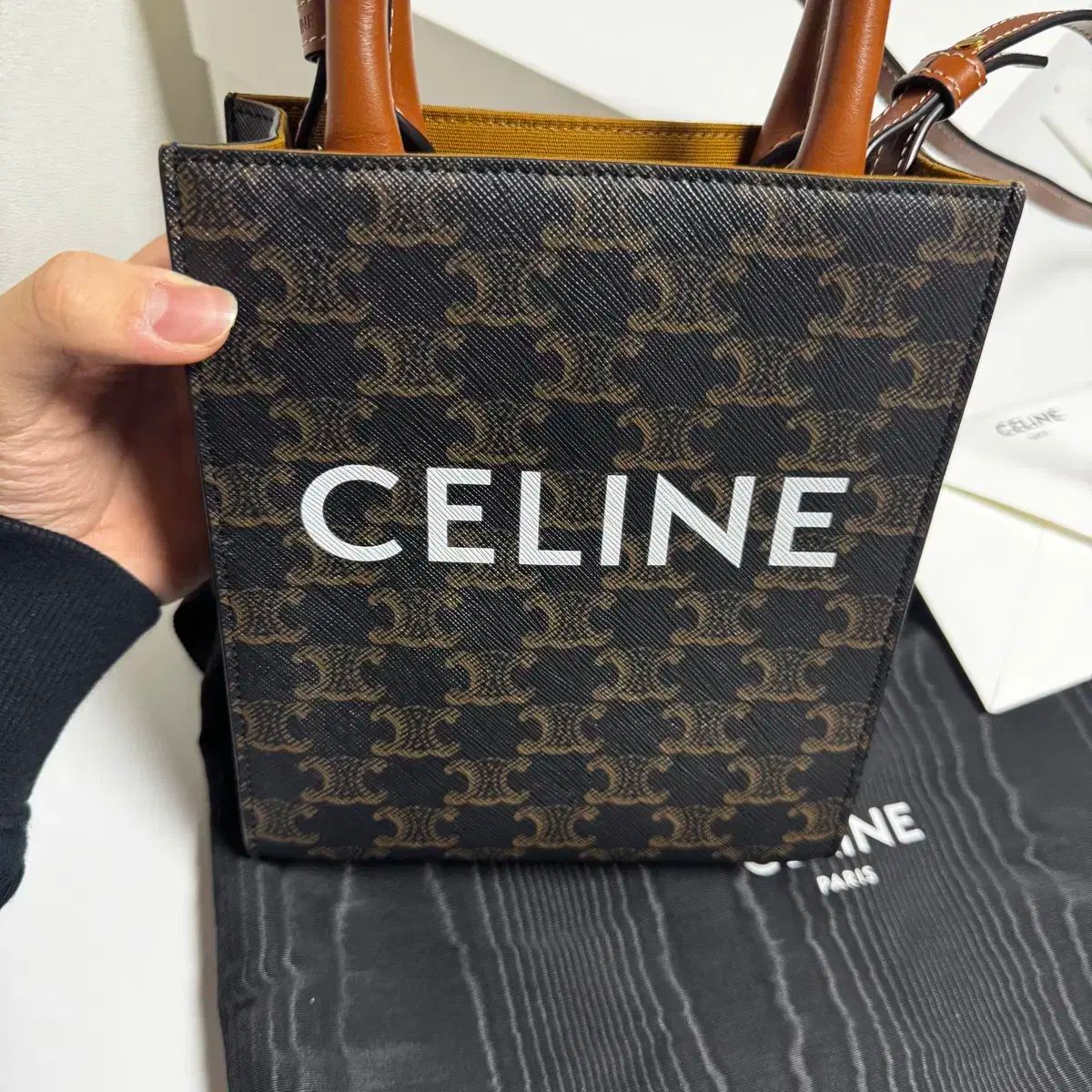 インボイス セリーヌ トリオンフ ミニ カバ バッグ