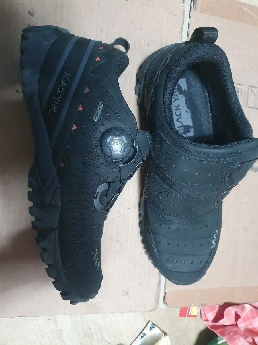 240 BLACK YAK ブラックヤク 靴 ゴアテックス