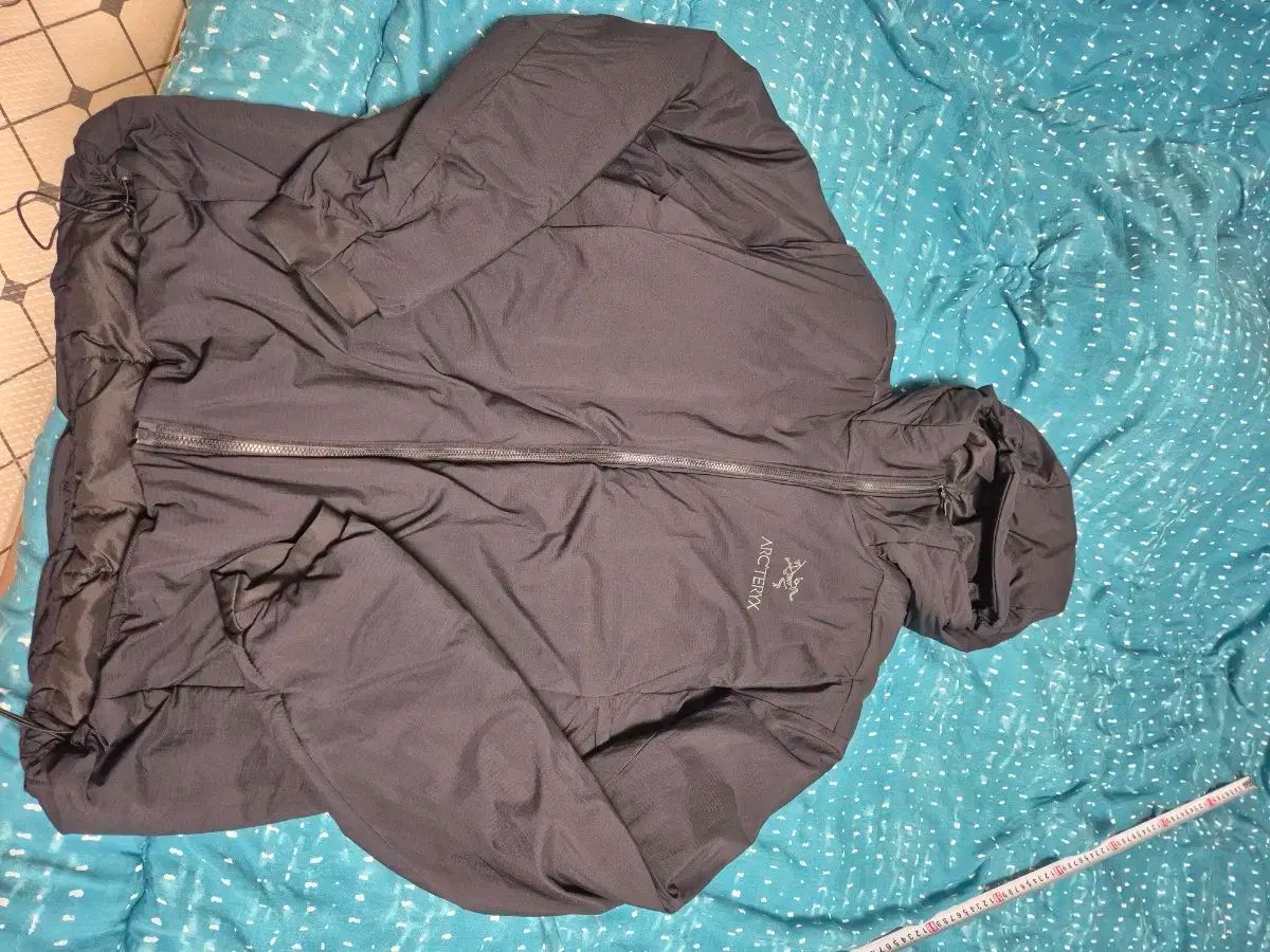 ARC TERYX アークテリクス Atom アトム AR 黒 COLOR Mサイズ