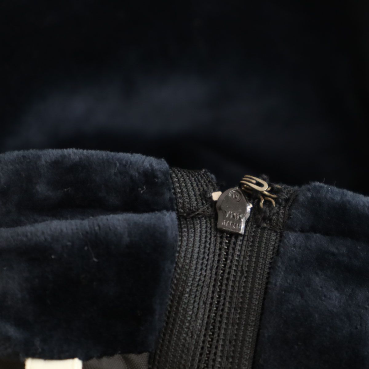 GIVENCHY ジバンシィ 90s 未使用 日本製 オールド ベロア ショートパンツ 9 ネイビー LIFE タグ付き レディース GIVENCHY ジバンシィ 90s 未使用 日本製 オールド ベロア ショート