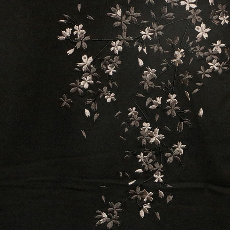 絡繰魂 からくりだましい 桜吹雪 刺繍 和柄 長袖Tシャツ （ 261041