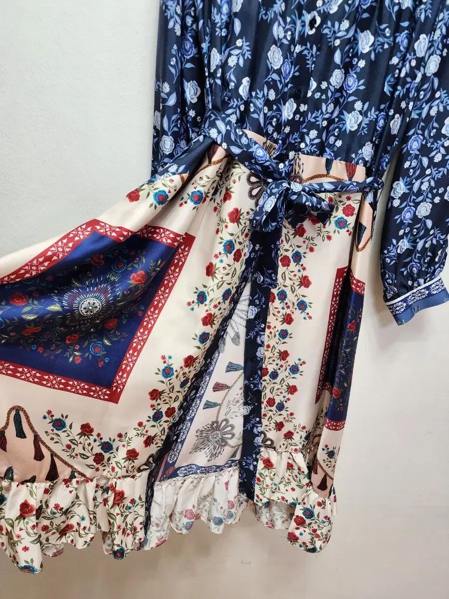 サンドロ プリント シルク ONE PIECE WWW_SMP1DAWEKUDUS_SCH_ID