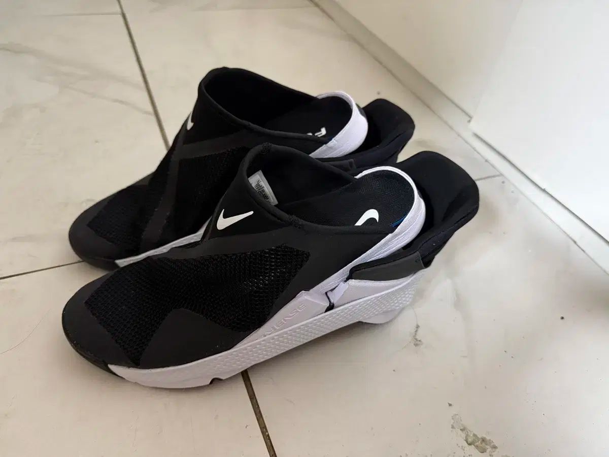 全品全国 送料無料！ ナイキ ゴー イージー フライイーズ