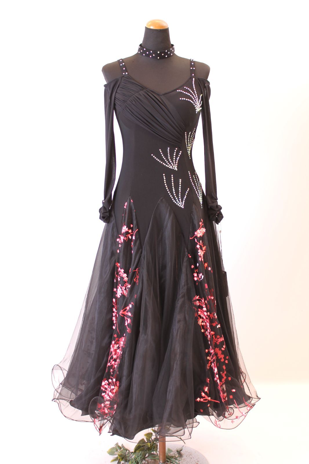 ロングドレス ブラック×赤プリント柄 Mサイズ コンテスト 発表会 パーティ ナイトロングドレス オーダーメイド対応可