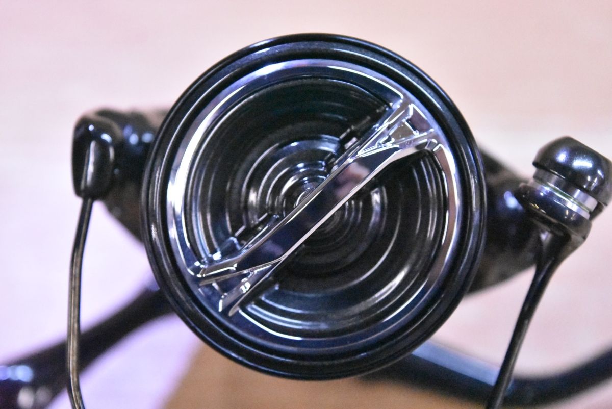 シマノ 23 ヴァンキッシュ C3000MHG SHIMANO VANQUISH スピニングリール シーバス エギング トラウト バス 等 OLIVEOS_COM_TR