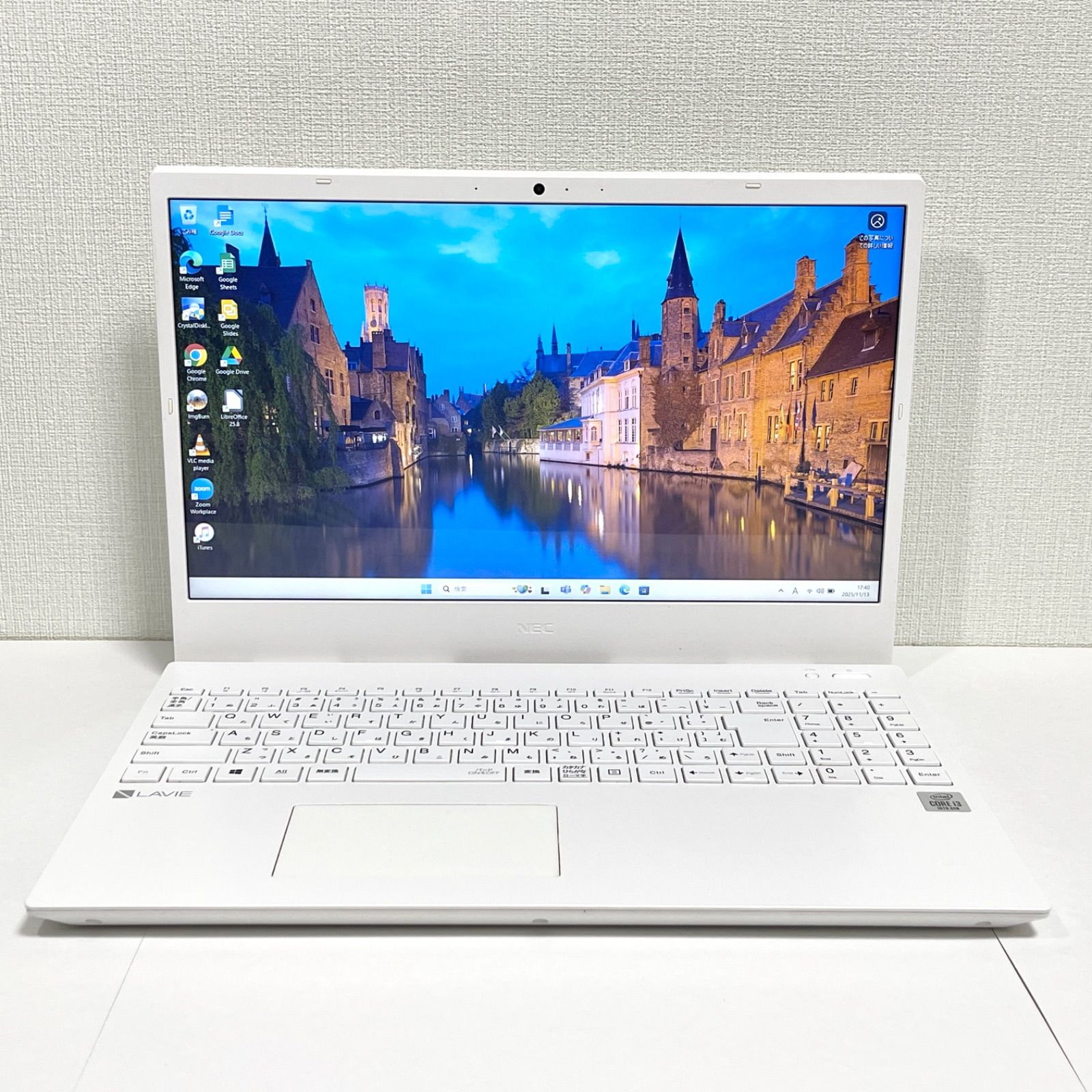 Windows 10終了対策モデル NEC LAVIE PC- -E 3 ホワイト 正規対応Windows 11 Core i 3-10110 U メモリ8 GB 清潔感モデル