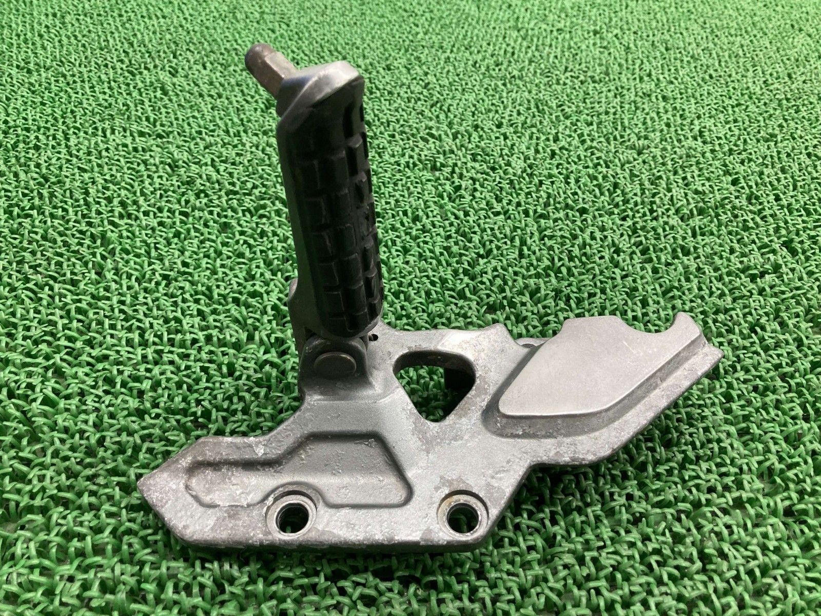 ZZ-R1100 ステップ 右 35011-1636 カワサキ 純正 バイク 部品 ZXT10D