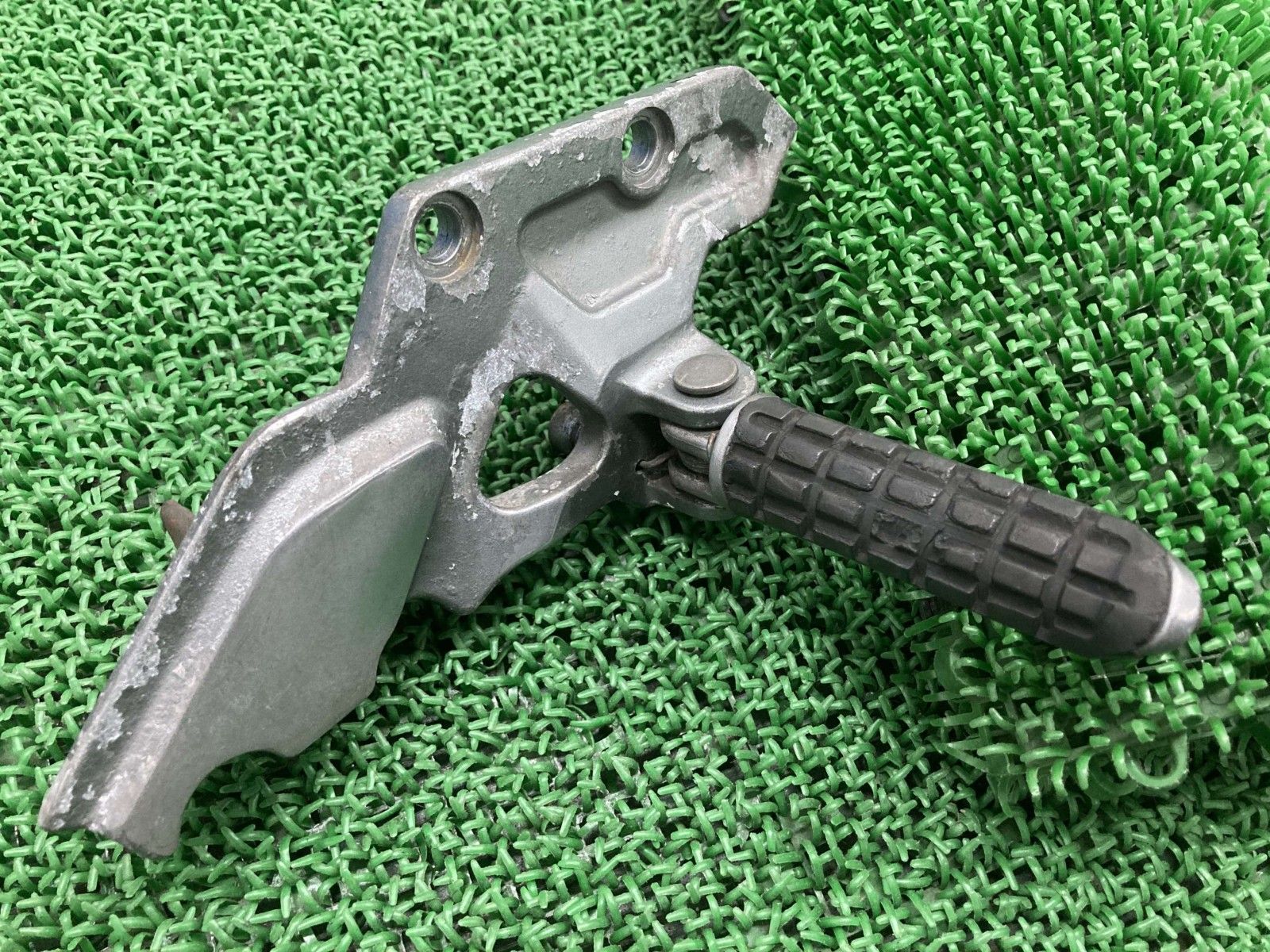 ZZ-R1100 ステップ 右 35011-1636 カワサキ 純正 バイク 部品 ZXT10D