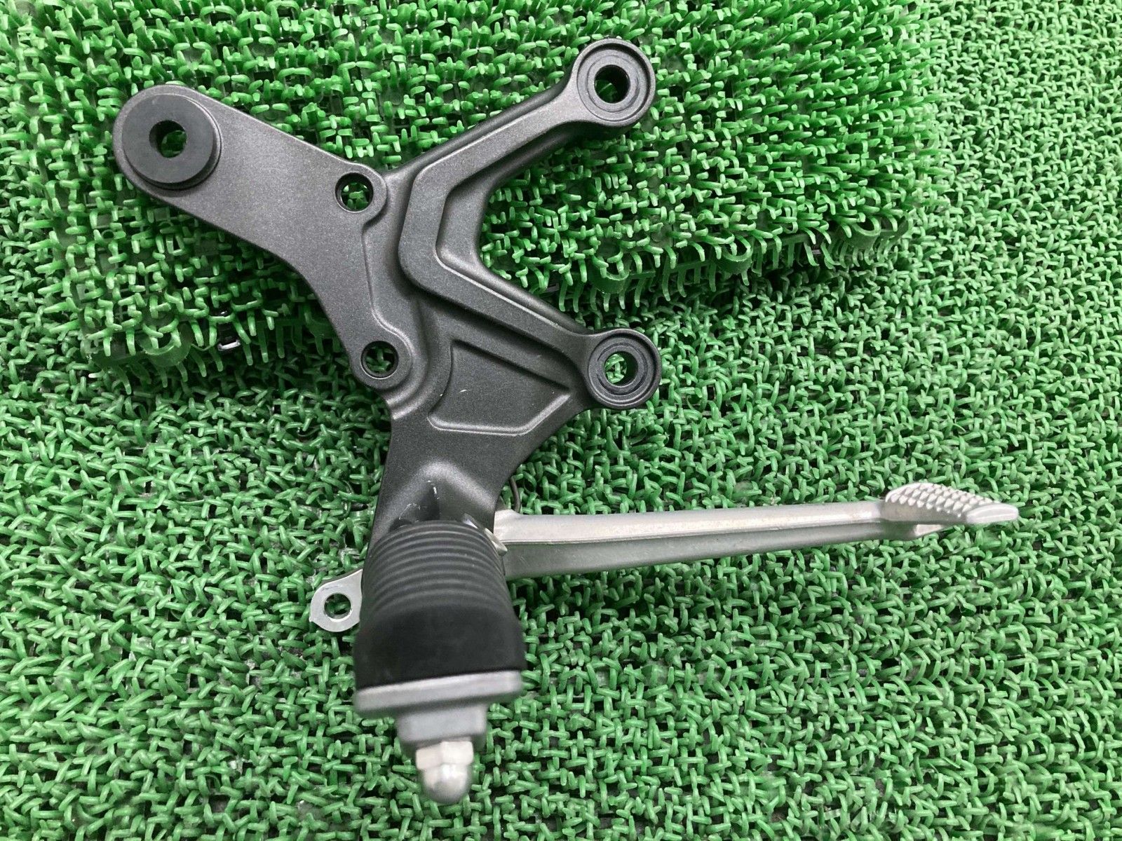 バイク Z900RS ステップ 右 1392 カワサキ 純正 バイク 部品 ZR900C