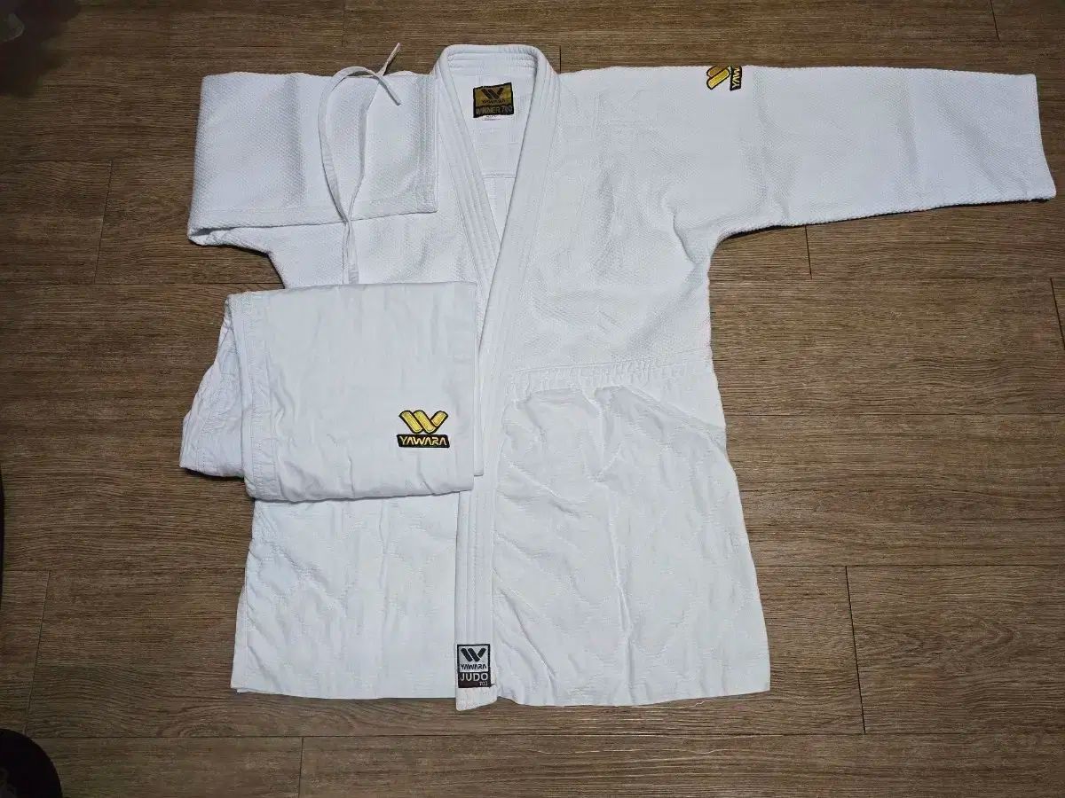 ヤワラ WINNER ウィナー 700 白 柔道着