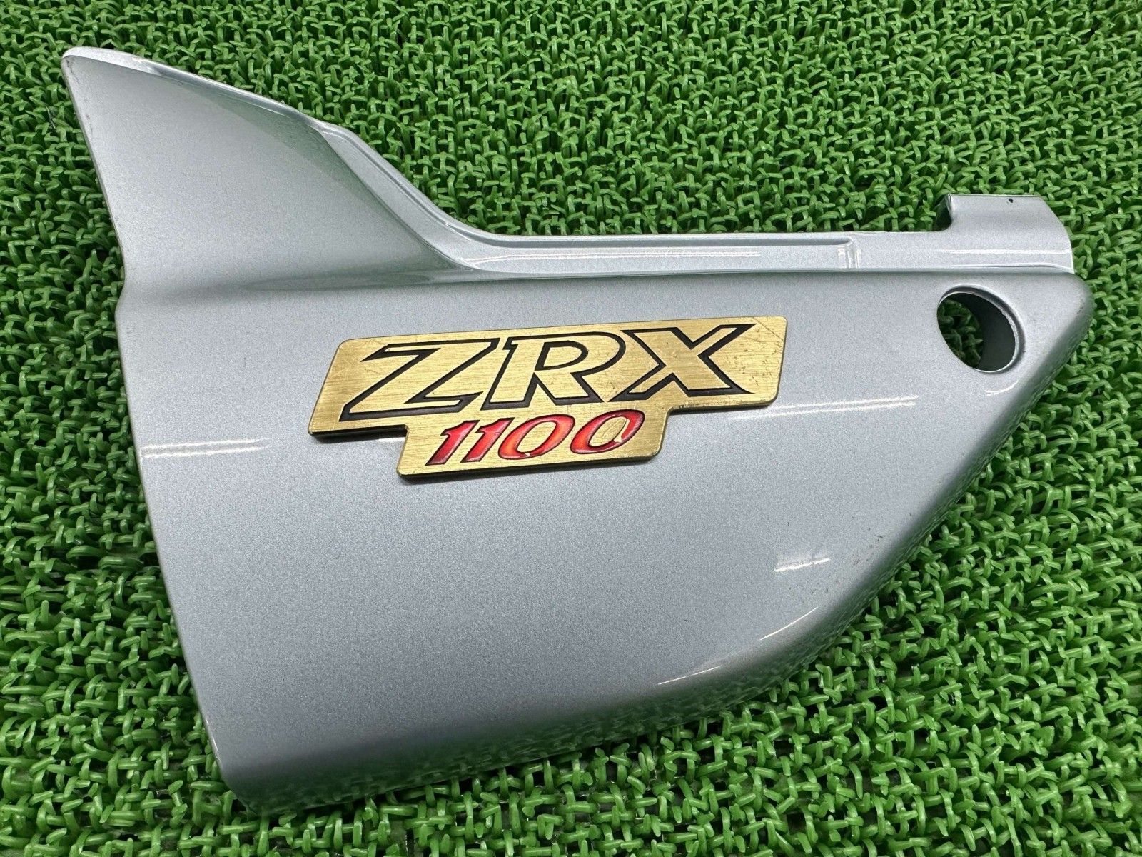 ZRX 1100 サイドカバー 左 銀 36001 1597 カワサキ ZRT 10 C 97 98年 メタリックセレストシルバー サイドカウル qT