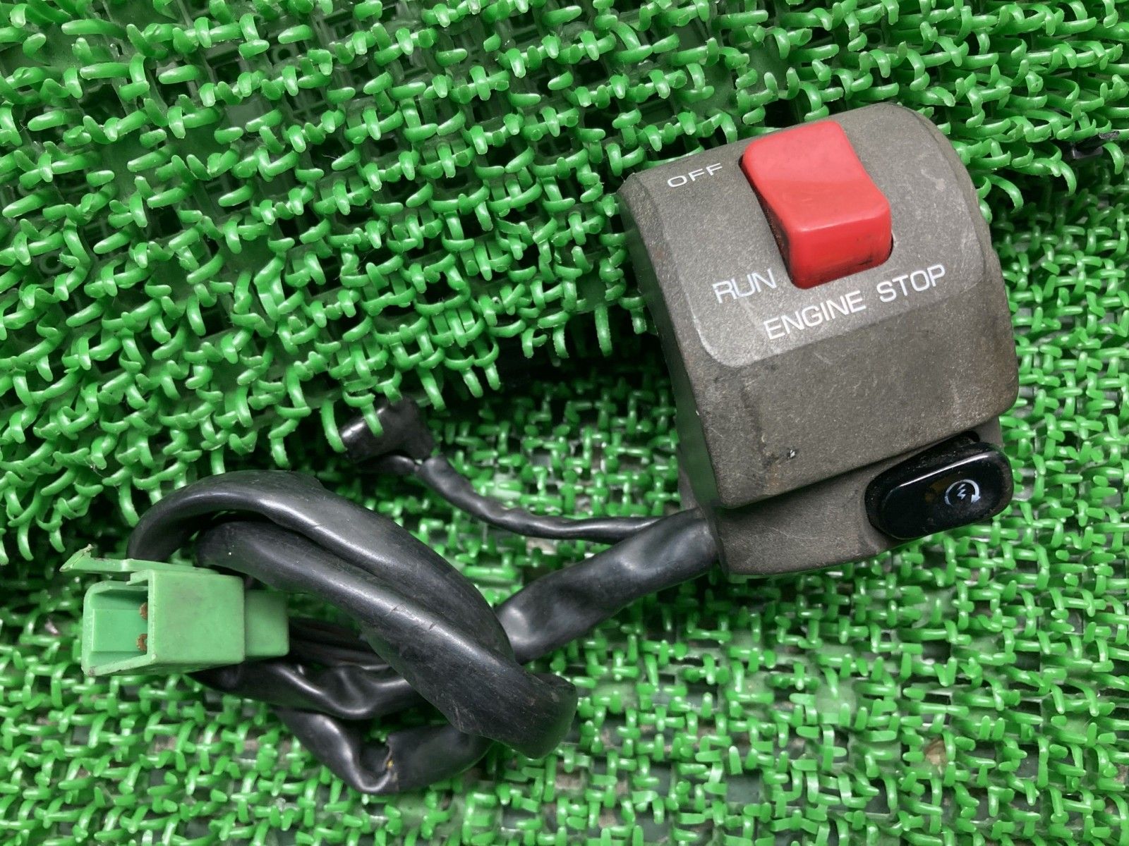 バッチ　4個 ZZ-R400 ハンドルスイッチ 右前 カワサキ 純正 中古 ZX400N ZZR400N