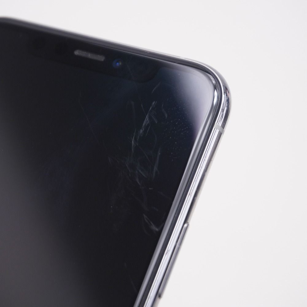 Apple iPhone 11 Pro 64GB シルバー SIMロック解除済み 画面スリキズ