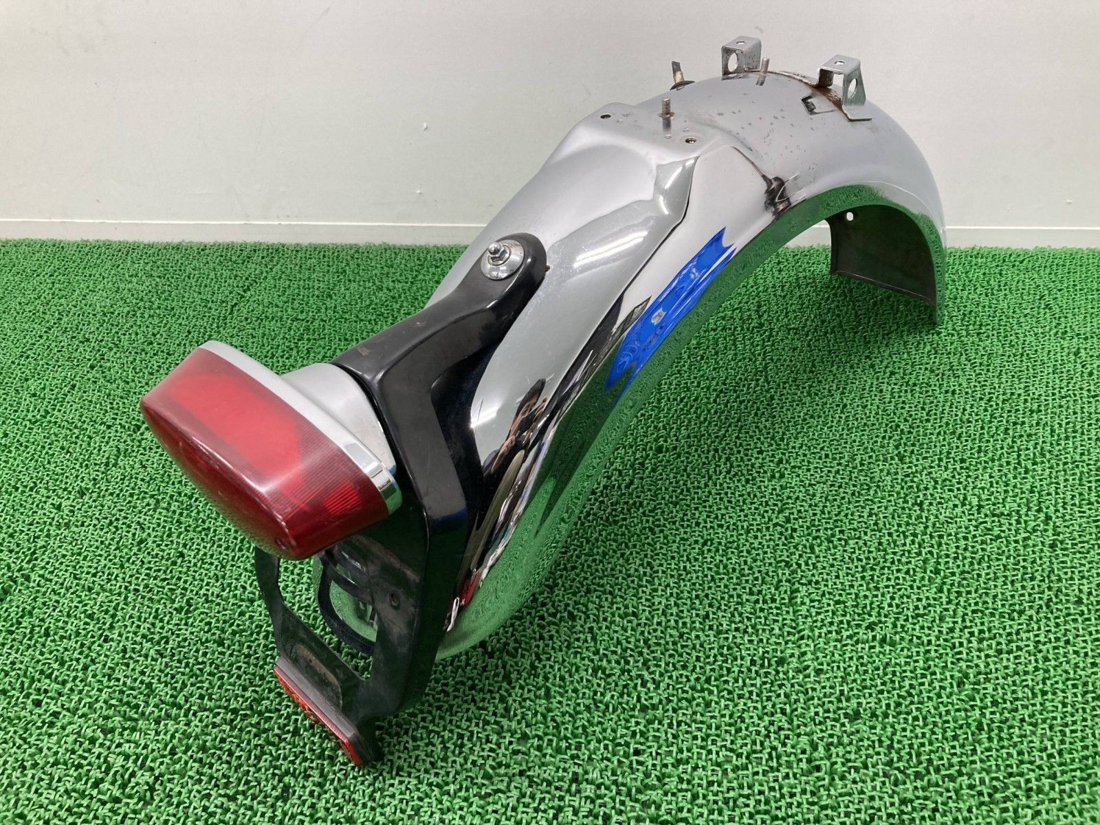 W 650 リアフェンダー カワサキ バイク 部品 EJ A 400 800にも テールランプ ナンバープレートステー 修復素材に bK