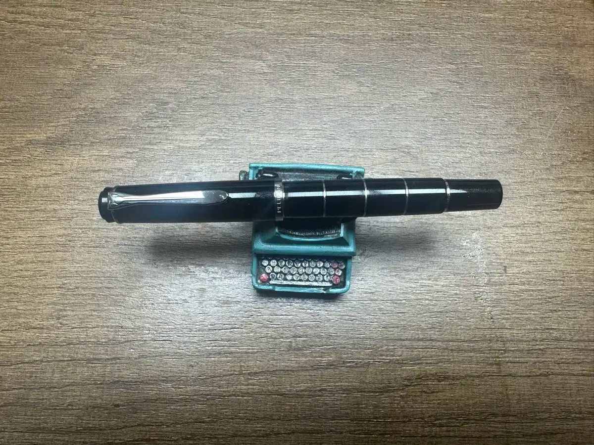 ペリカン m 215 トラディション 万年筆