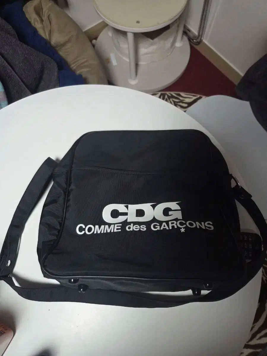 コム デ ギャルソン CDG ブラック エアライン ショルダーバッグ Mサイズ