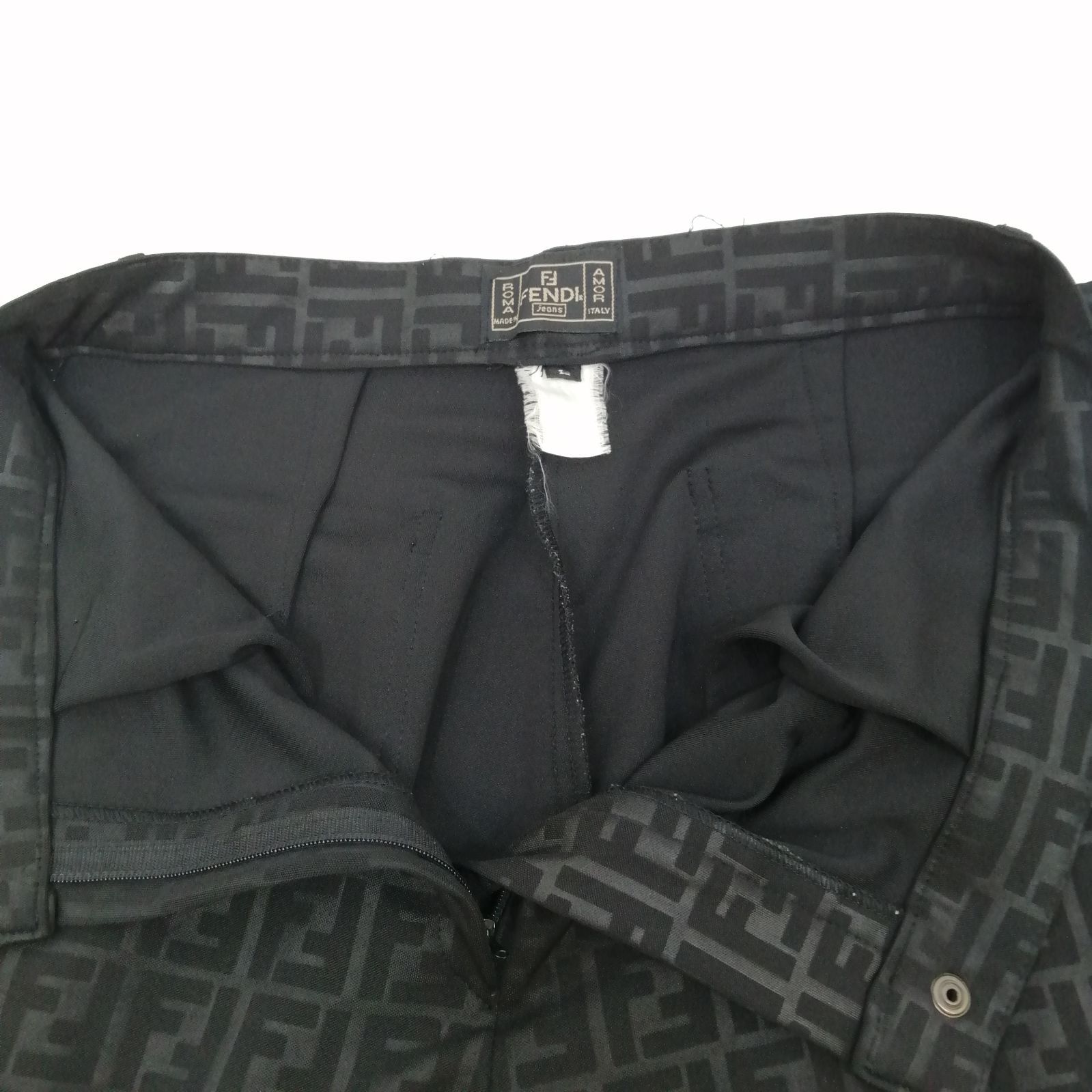 FENDI フェンディ