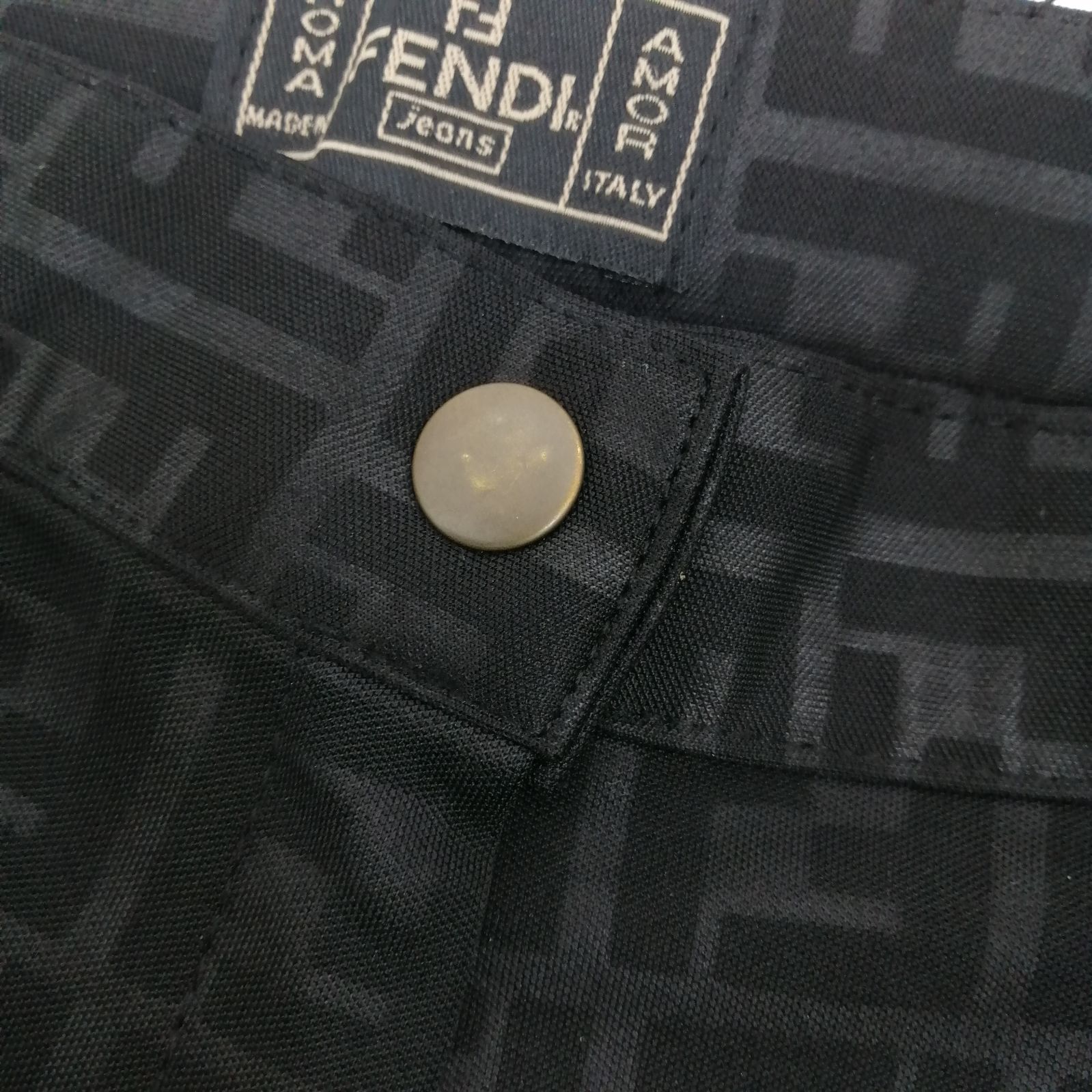 FENDI フェンディ