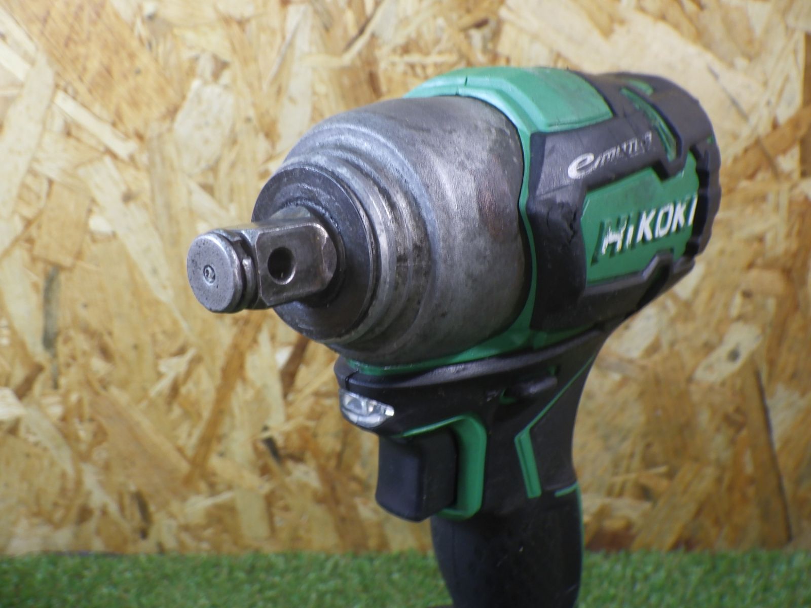 各種ボルト ナットの締め付けや緩め作業に HiKOKI インパクトレンチ WR18DBDL2 品