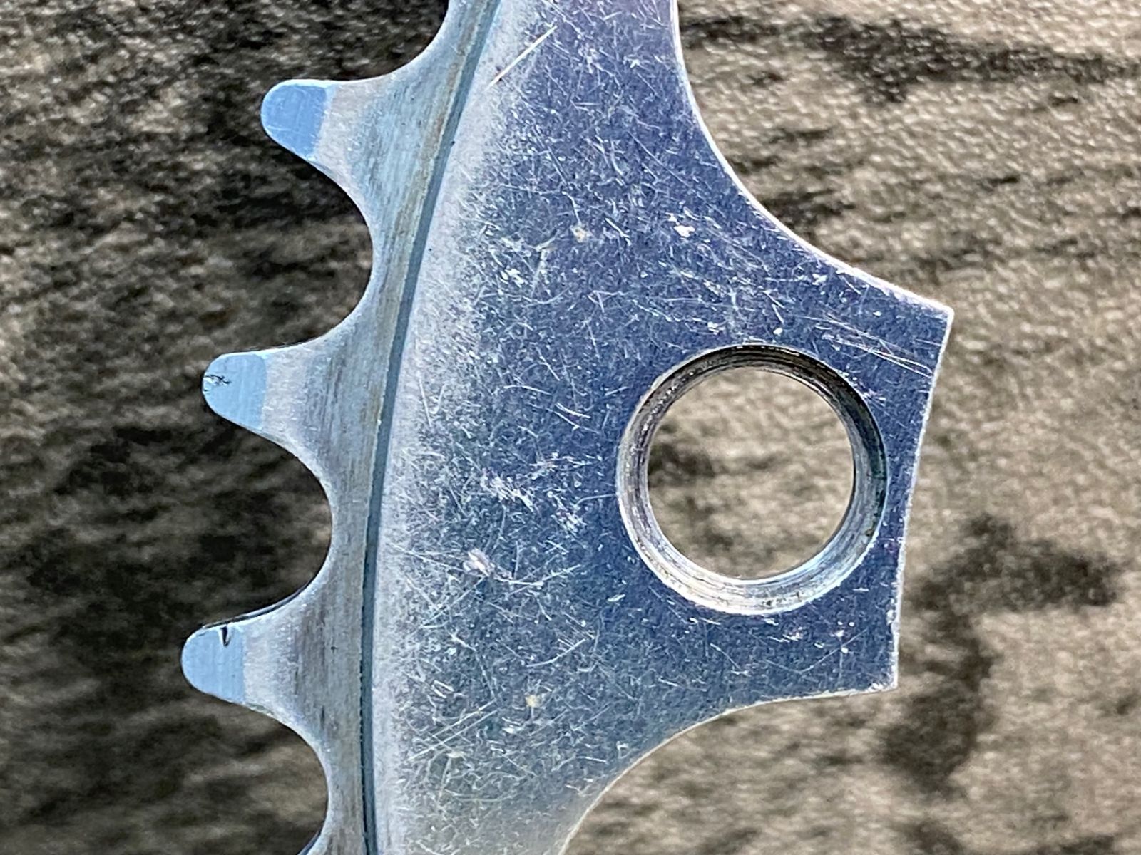 JM571 シマノ SHIMANO チェーンリング 47T 厚歯 njs