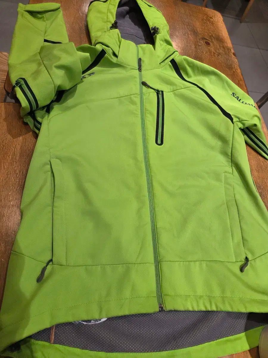 SALOMON ウィンドストッパー 105