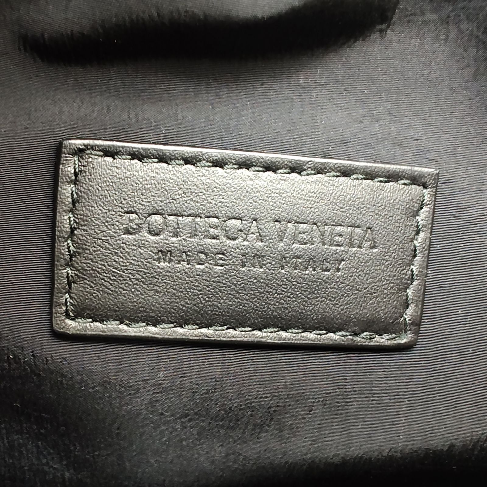 ボッテガヴェネタ イントレチャート トラベルポーチ ブラック レザー