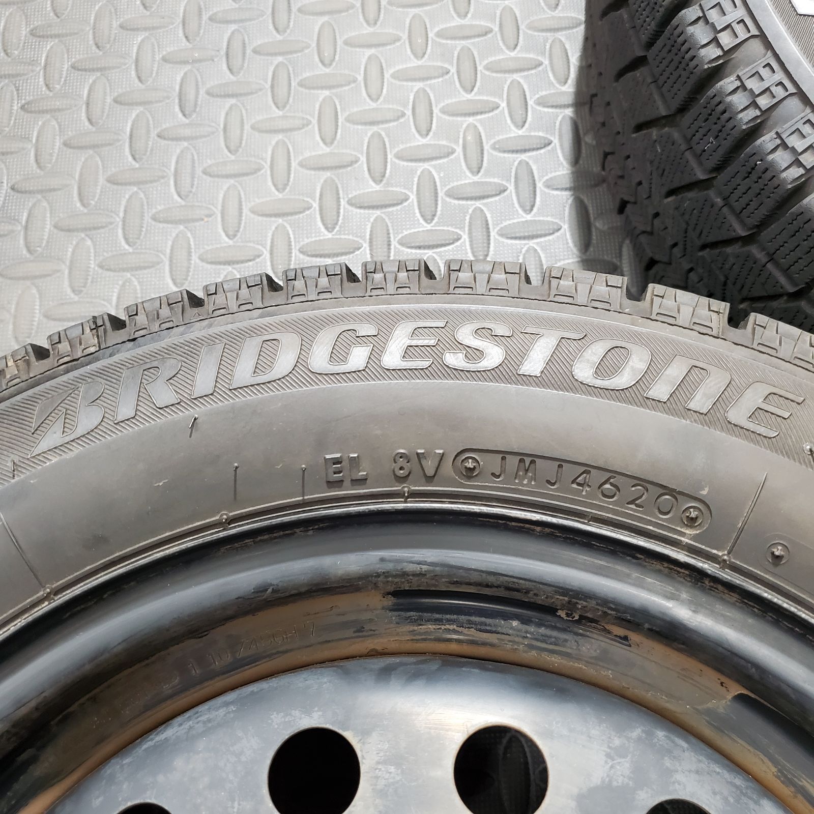 スタッドレスタイヤ 1187