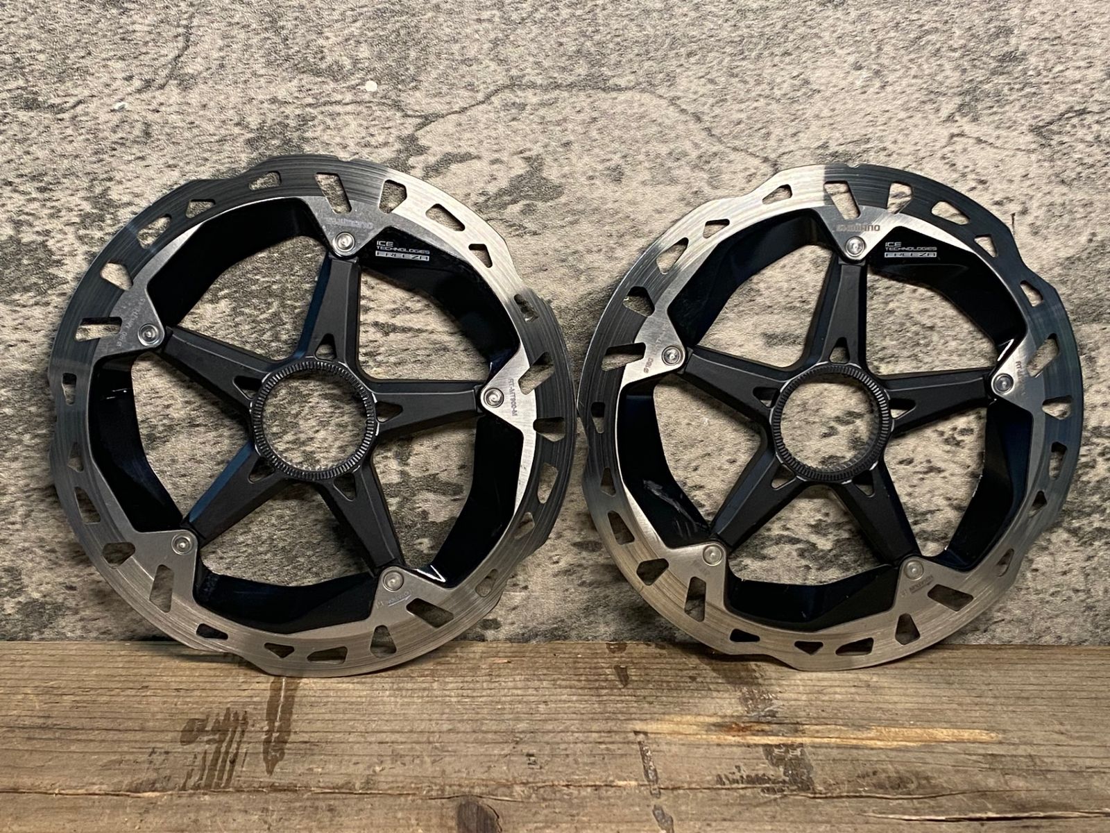 JO 092 シマノ SHIMANO RT MT 900 M ディスクブレーキローター Φ180 セット