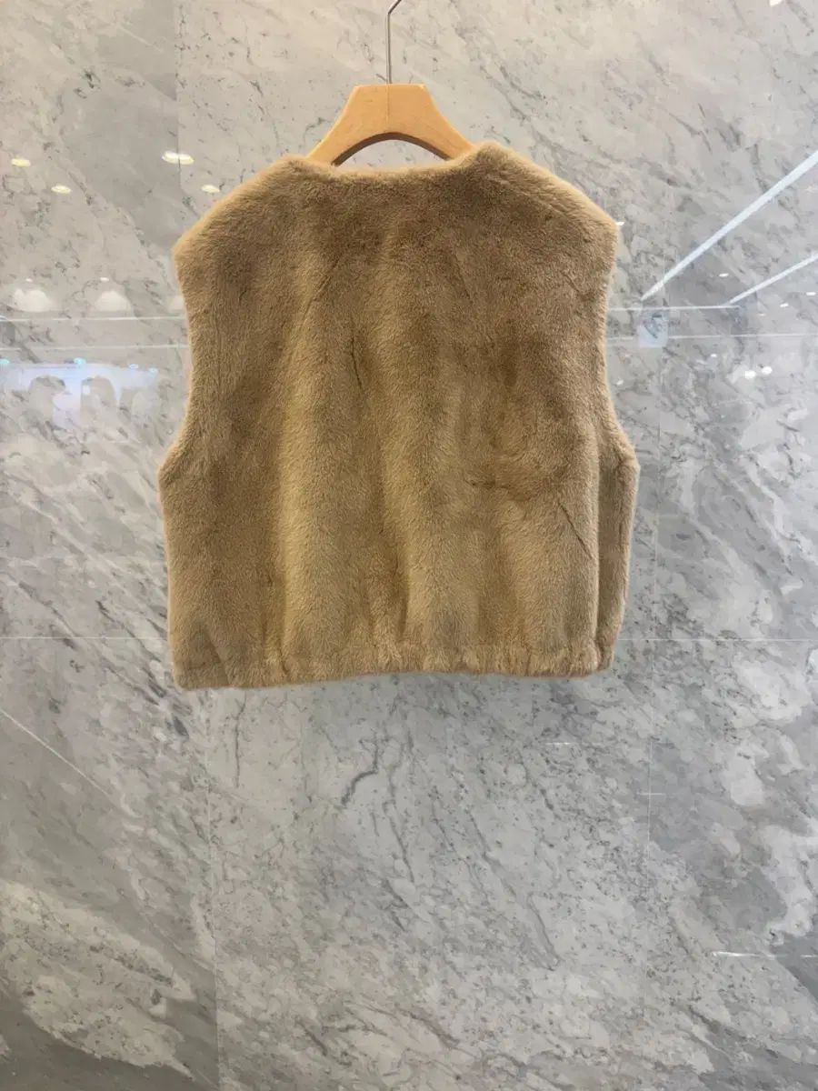 裾シャーリング