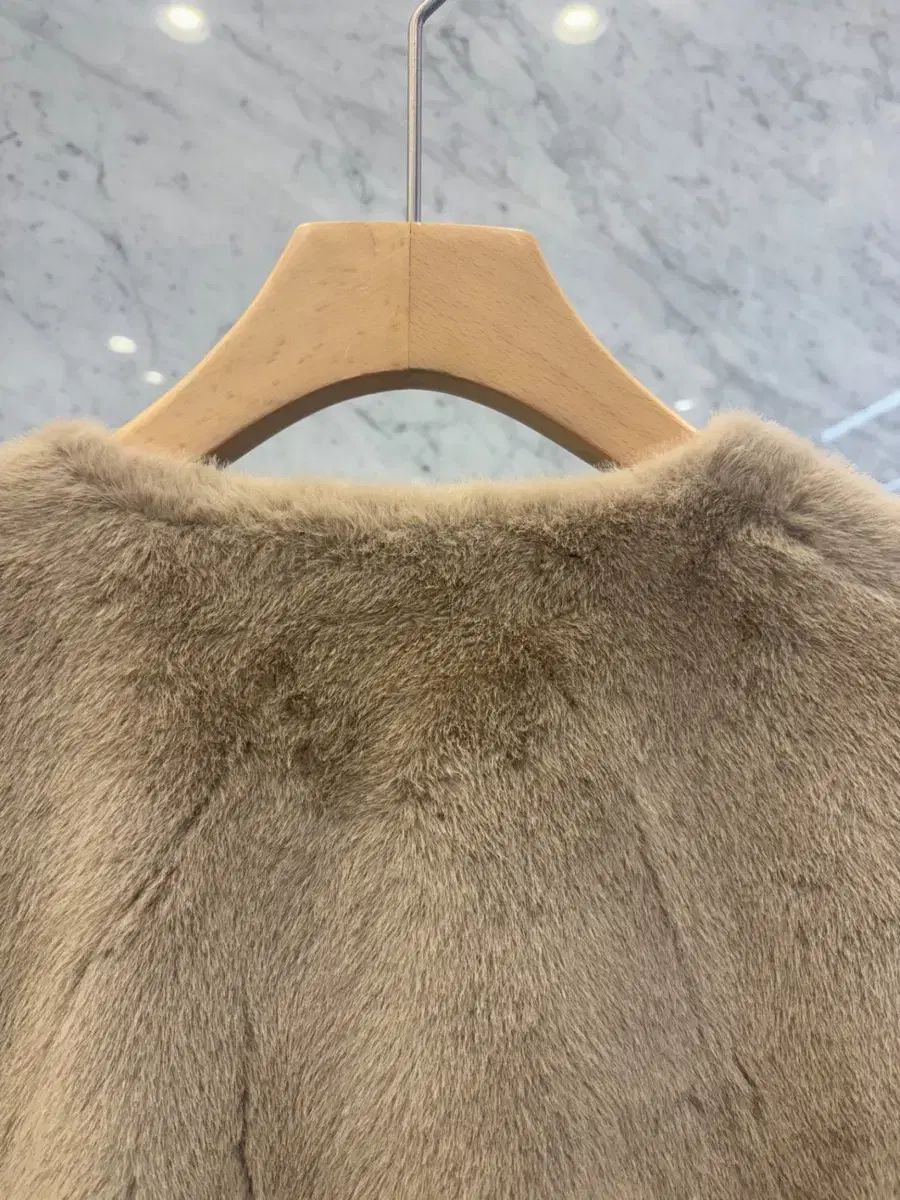 裾シャーリング