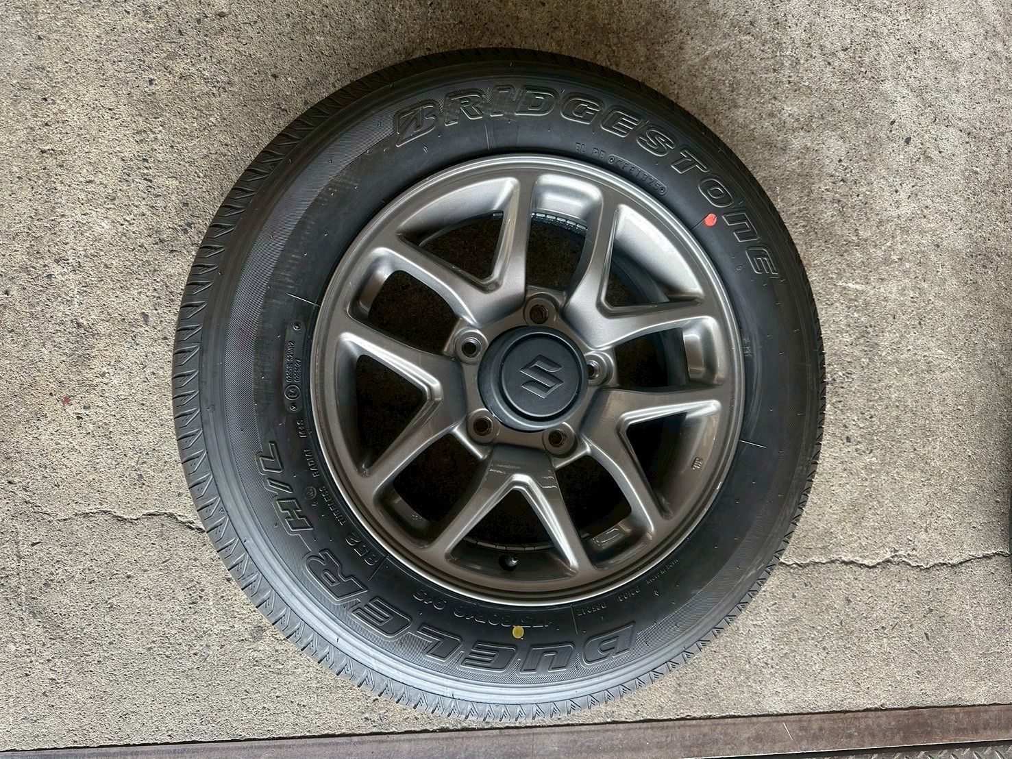 25-317-4 JB64 ジムニー ブリヂストン 16インチ タイヤホイール 25-317-4 JB64 ジムニー ブリヂストン 16インチ タイヤホイール 25-317