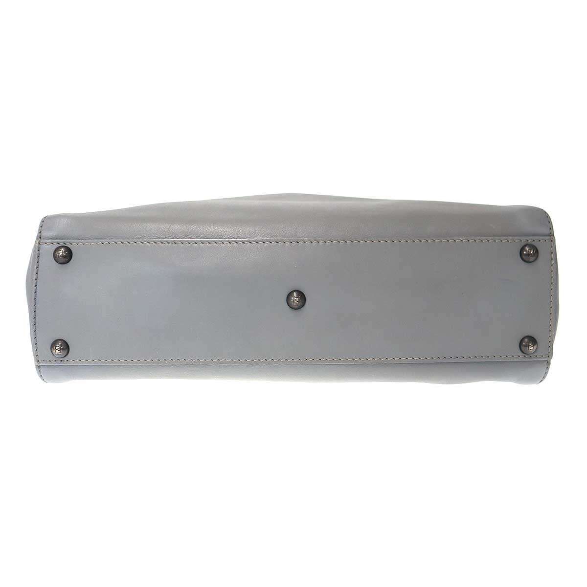 フェンディ Peekaboo