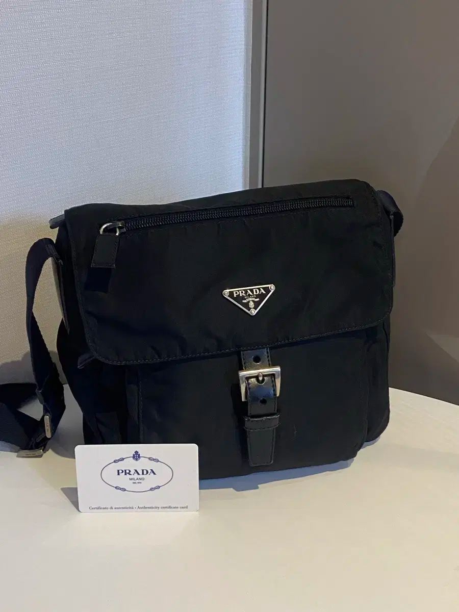 プラダ ナイロン