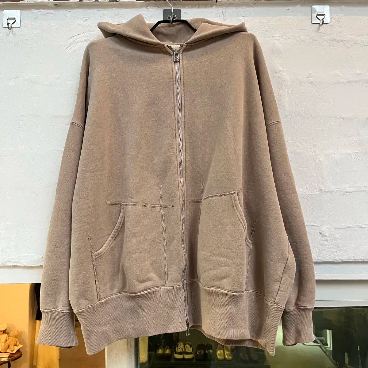 R JUBILEE ベージュ フードジップアップ F