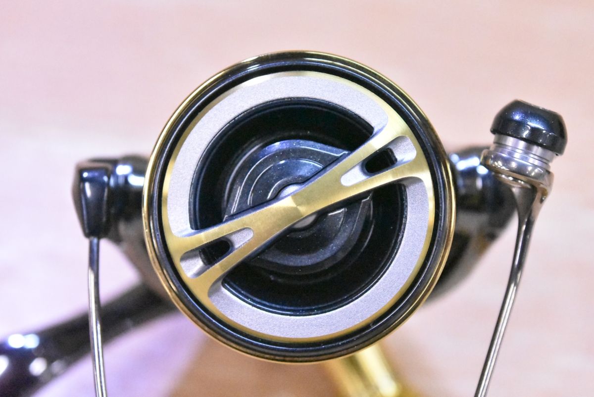 スピニングリール