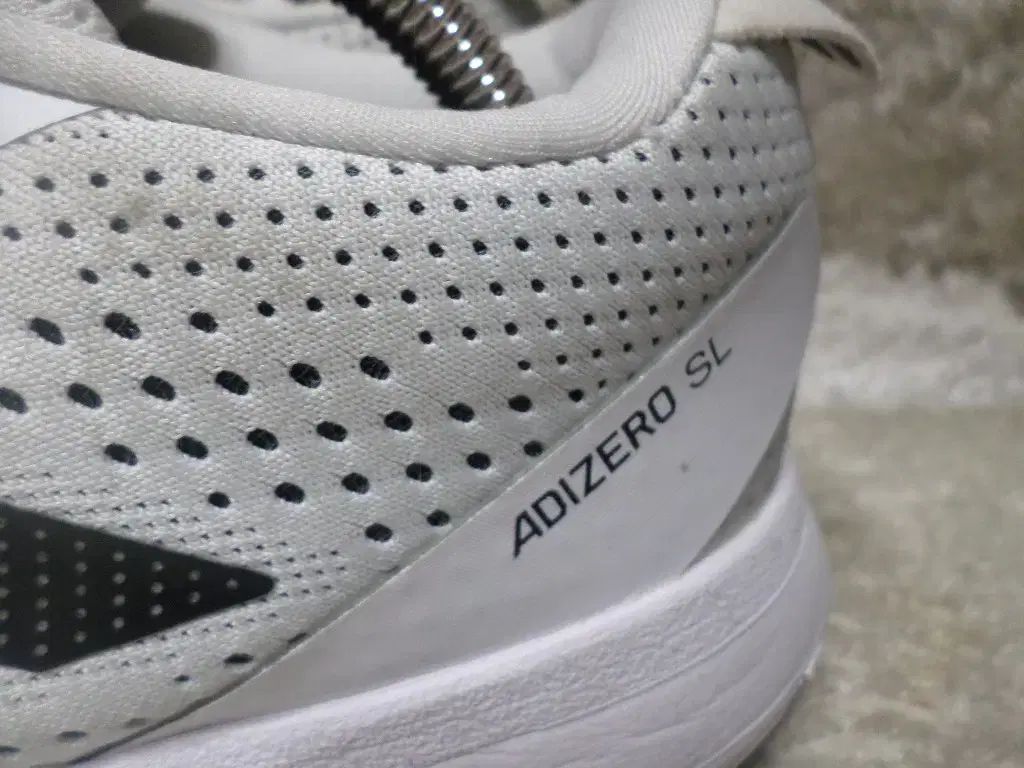270 アディダス アディゼロSL スニーカー ランニングシューズ 靴
