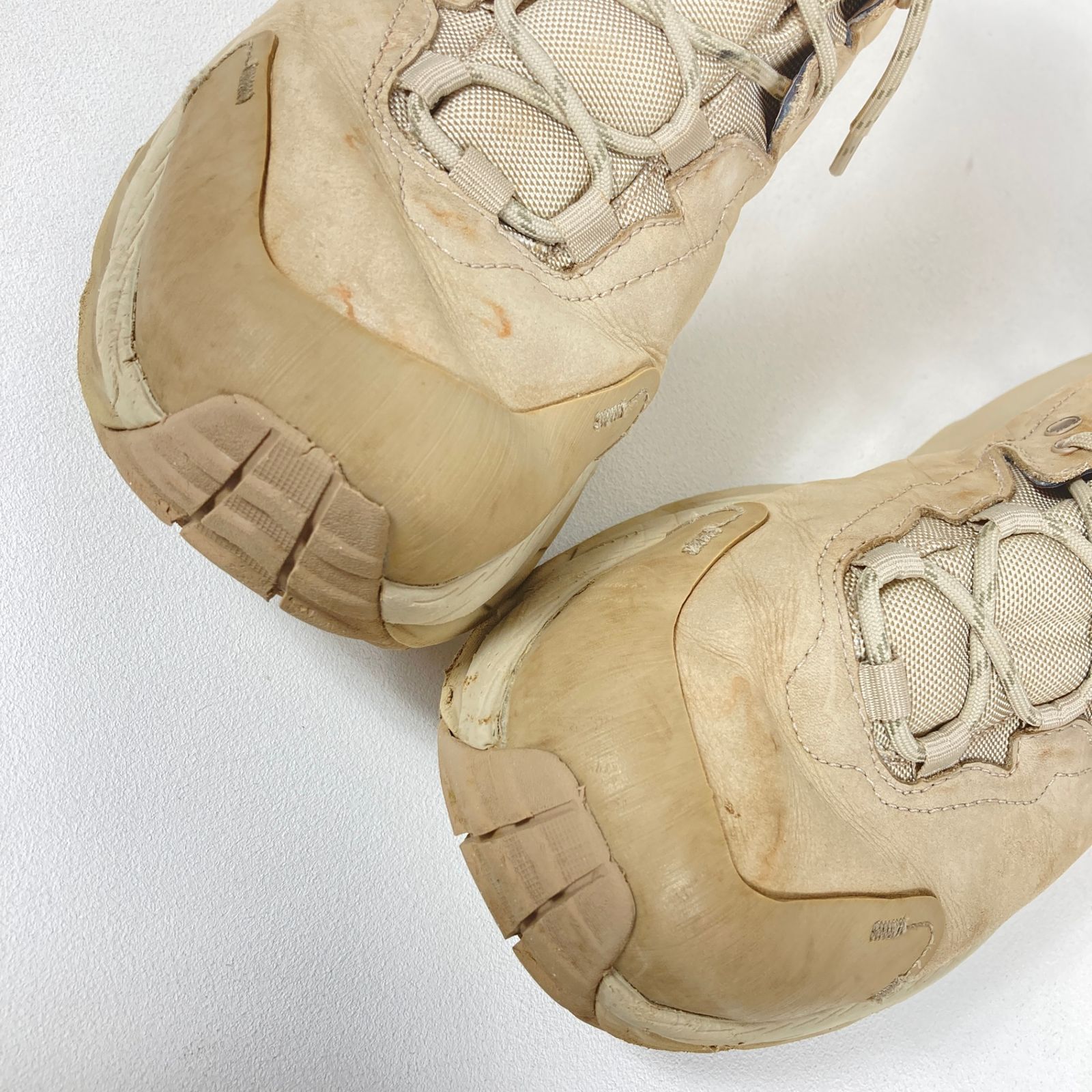 トレッキングブーツ z