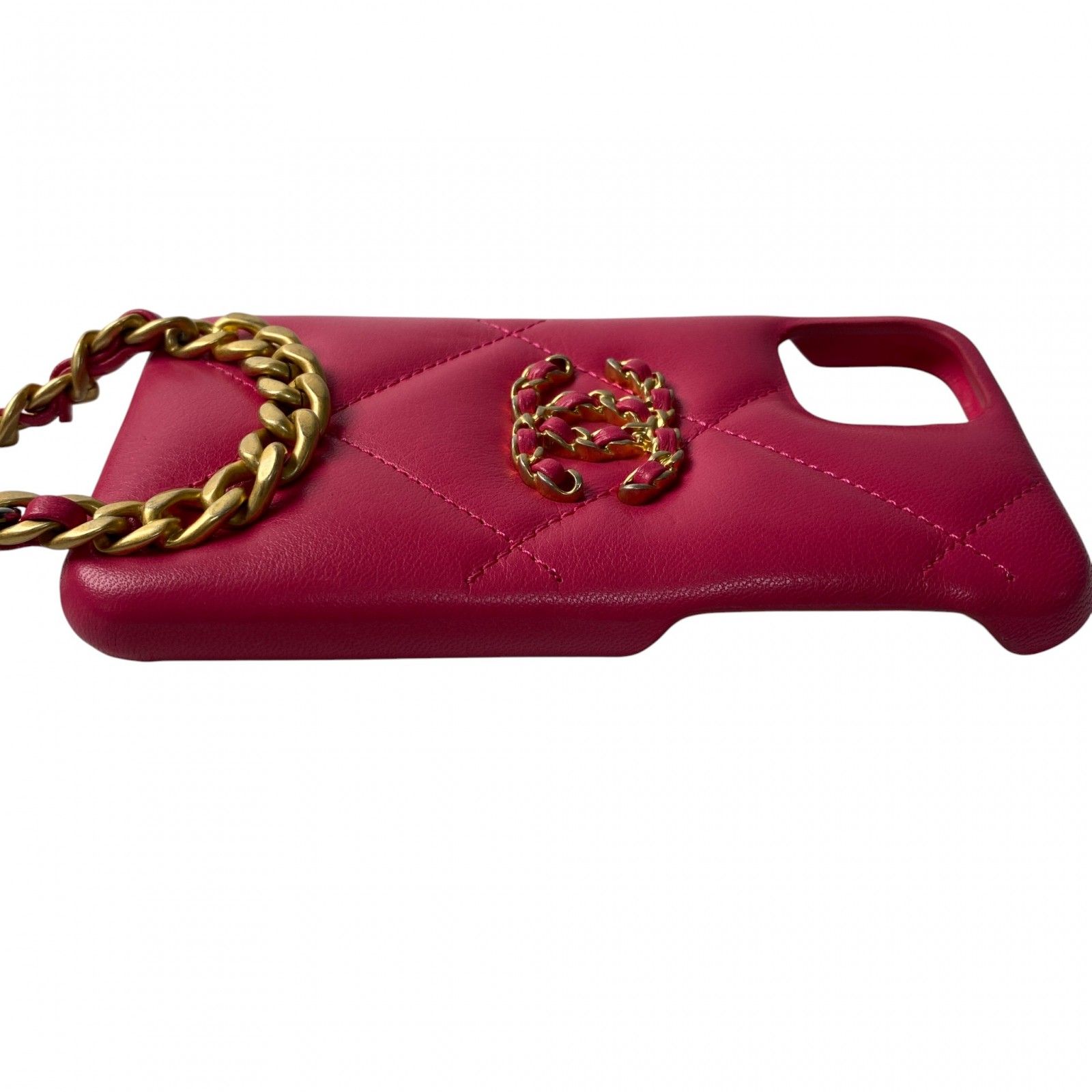 シャネルCHANELココマーク iPhoneケース マトラッセチェーン CHANEL（シャネル） ココマーク チェーン スマホケース iPhone