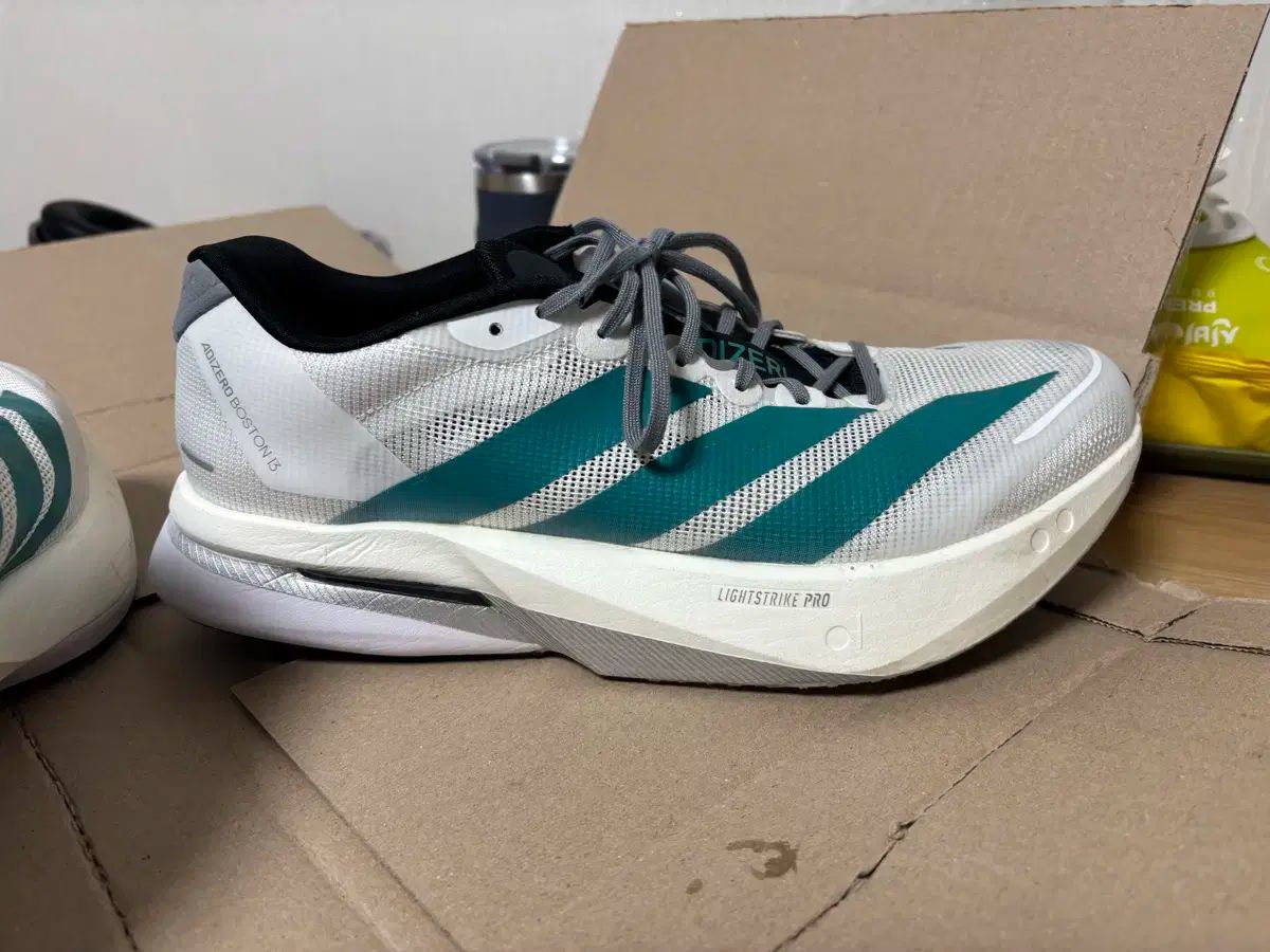 アディゼロ ボストン