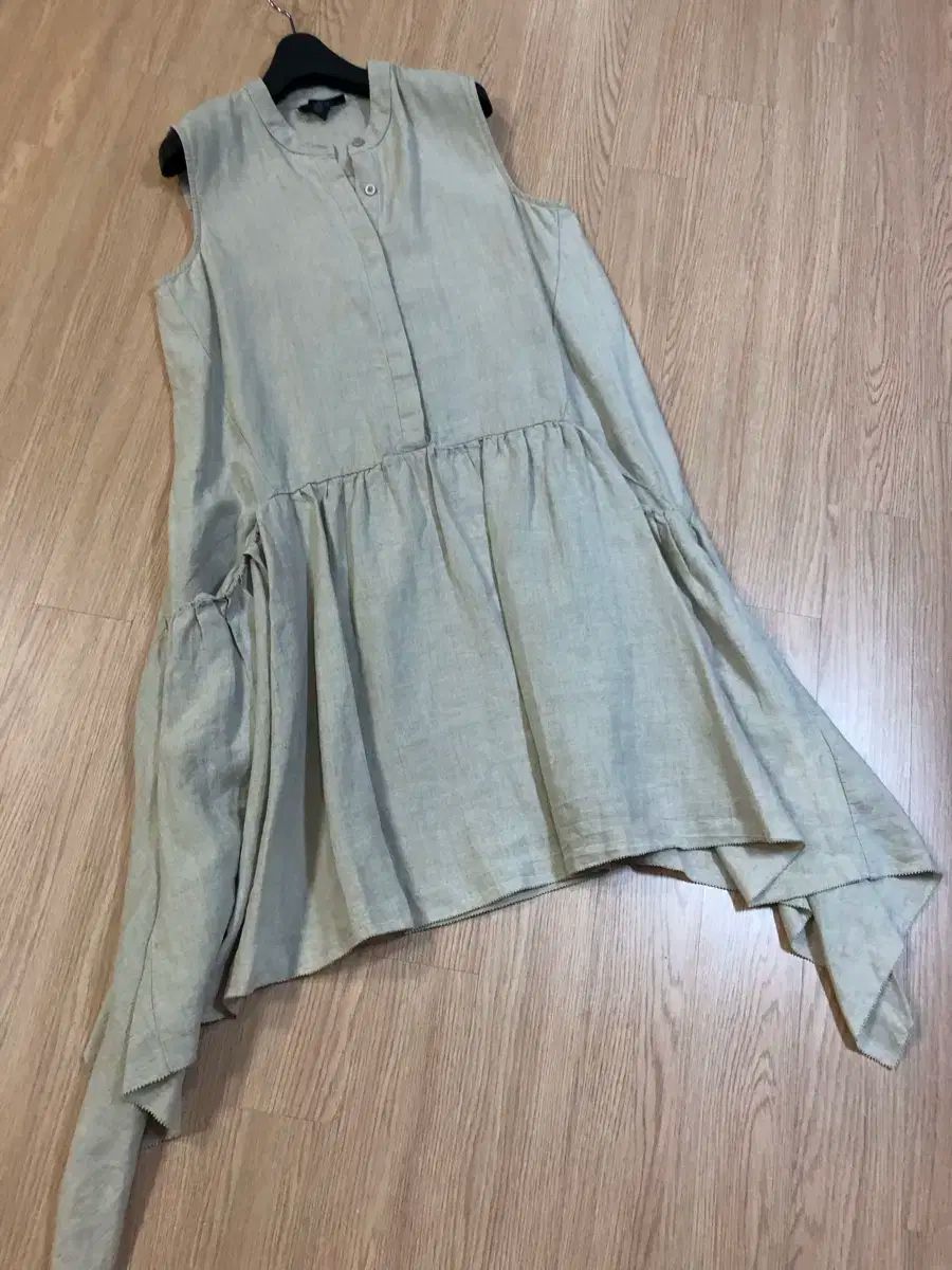 DKNY リネン ノースリーブ アシンメトリーエプロン スリーブレスワンピース