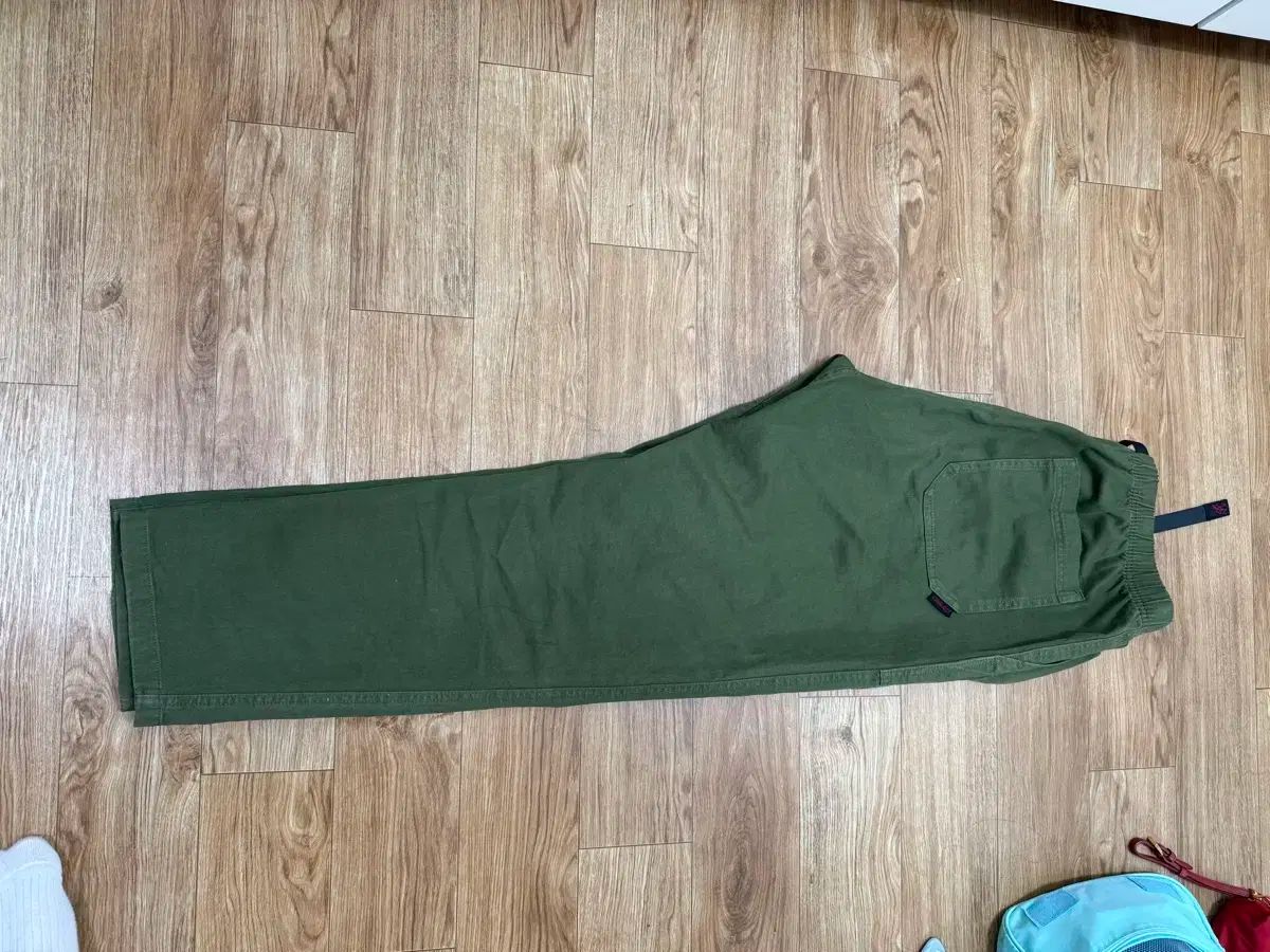 グラミチ ルーズテーパード パンツ オリーブ M