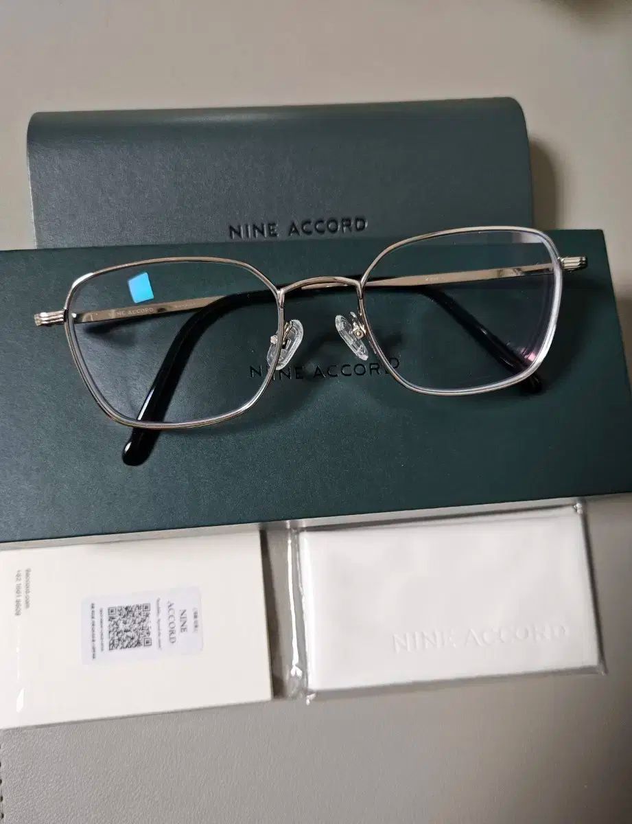 アトリエナイン IN コード チタン メガネフレーム