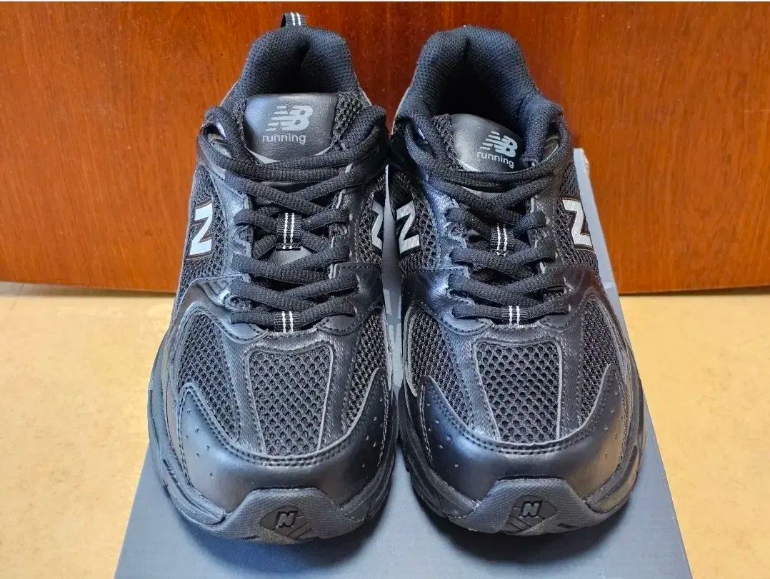 ニューバランス 530 ブラック 250 255