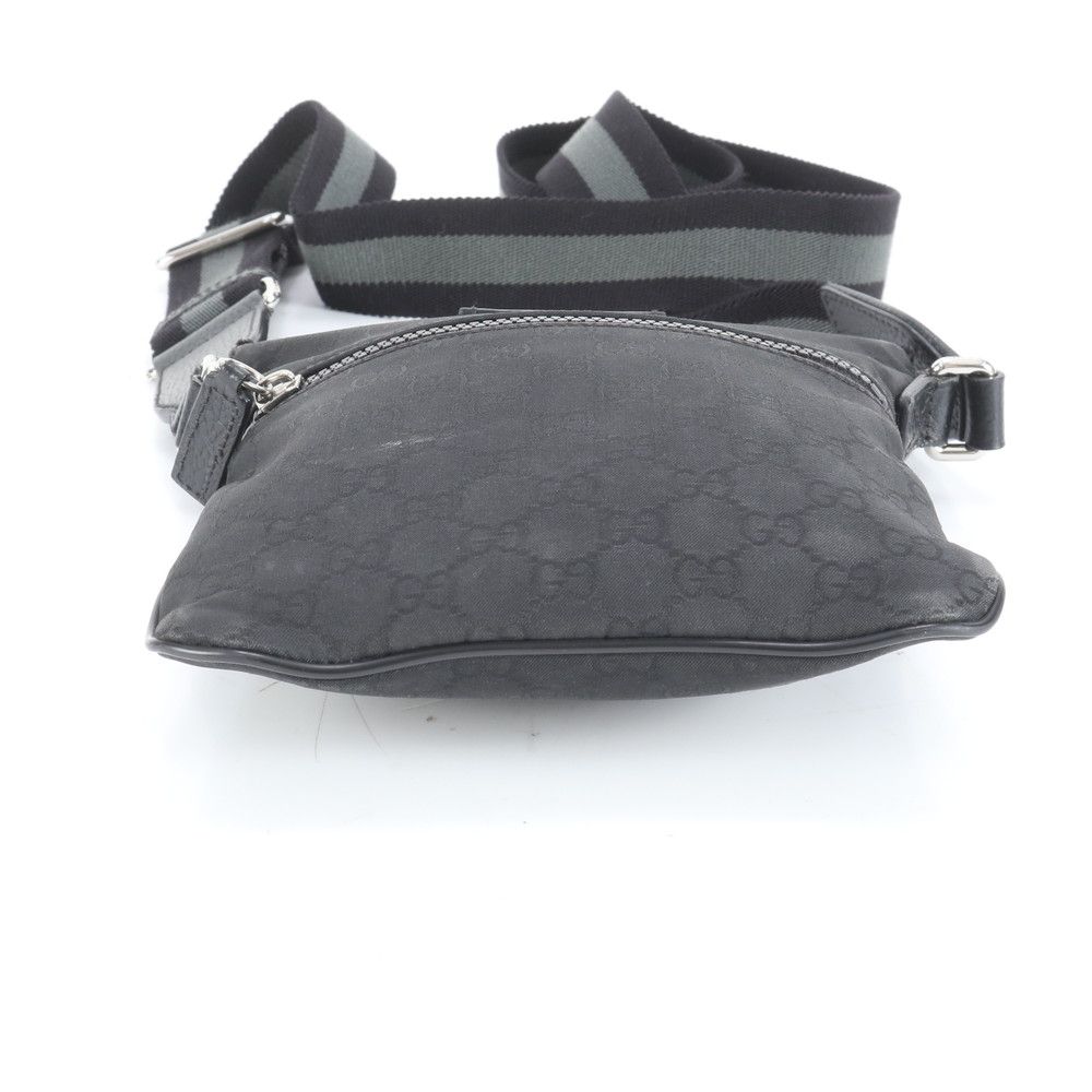 ショルダーバッグ