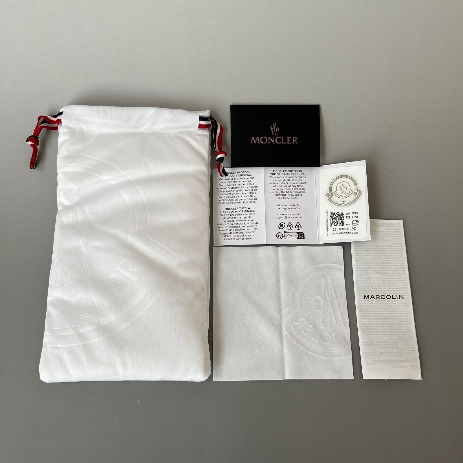 MONCLER メガネ モンクレール ラウンド ブラック 黒 メンズ レディース 眼鏡 セルフレーム フルリム 軽い 軽量 イタリア製