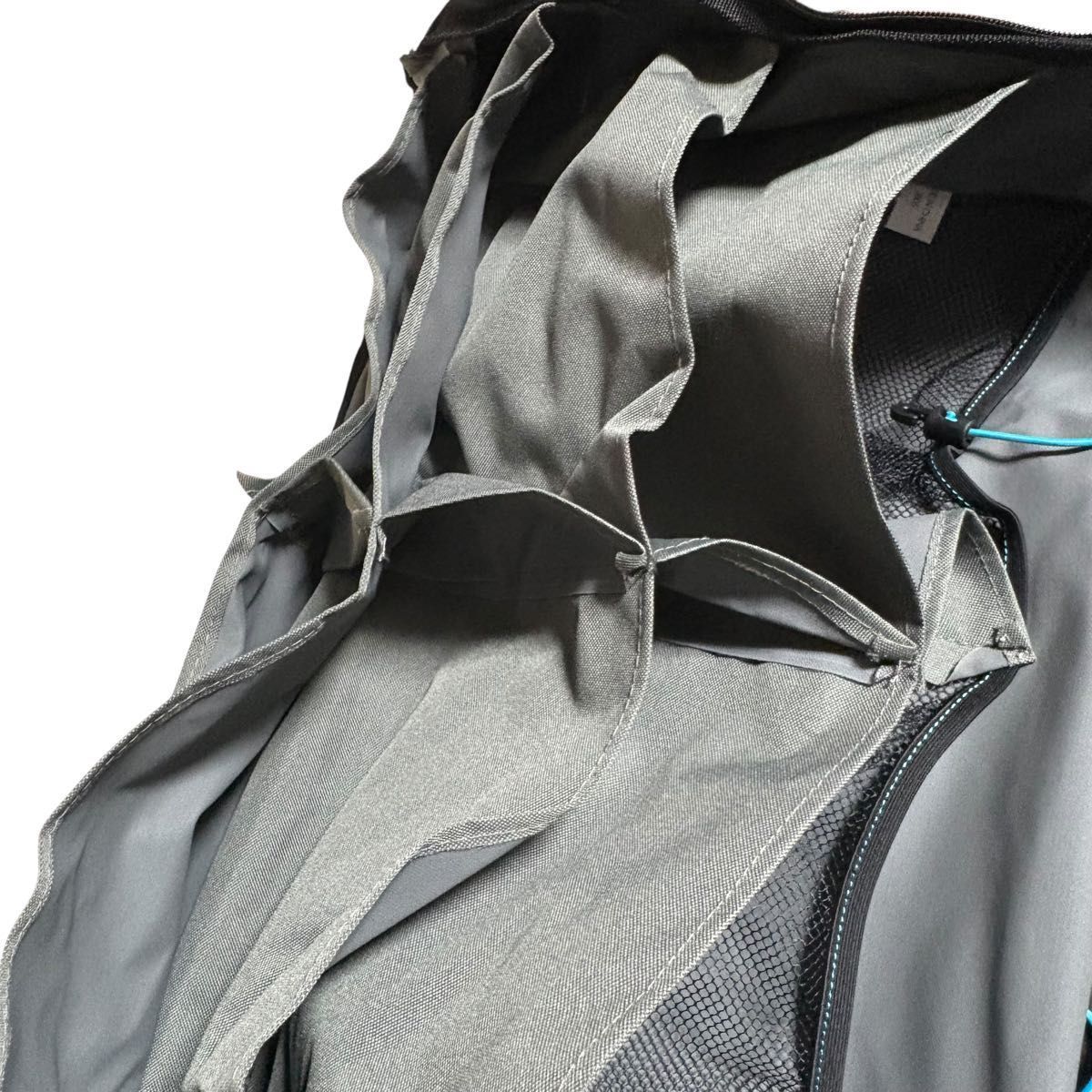 THULE スーリー シューズオーガナイザー 壁掛け