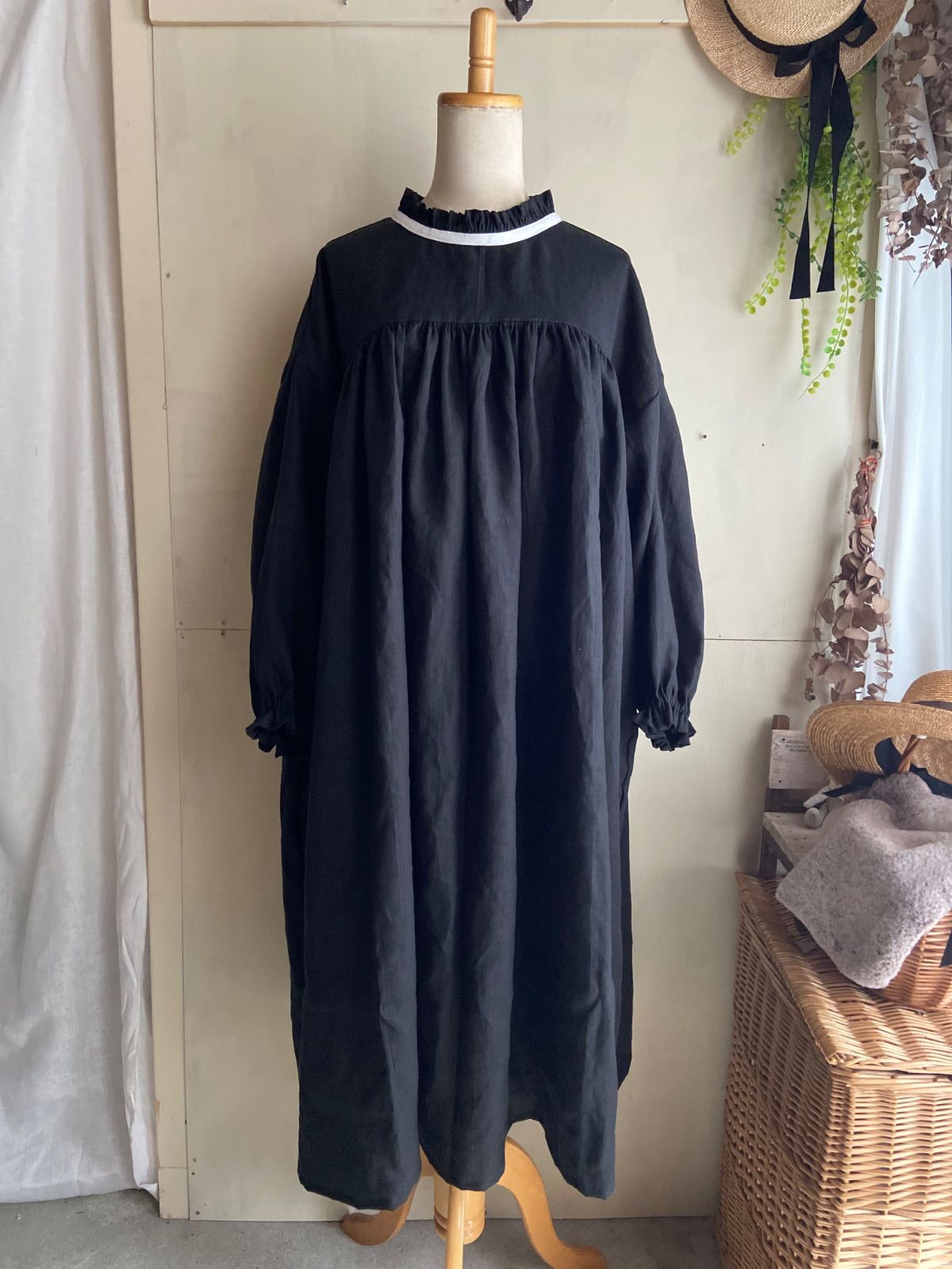 ヨークギャザーワンピース ブラック