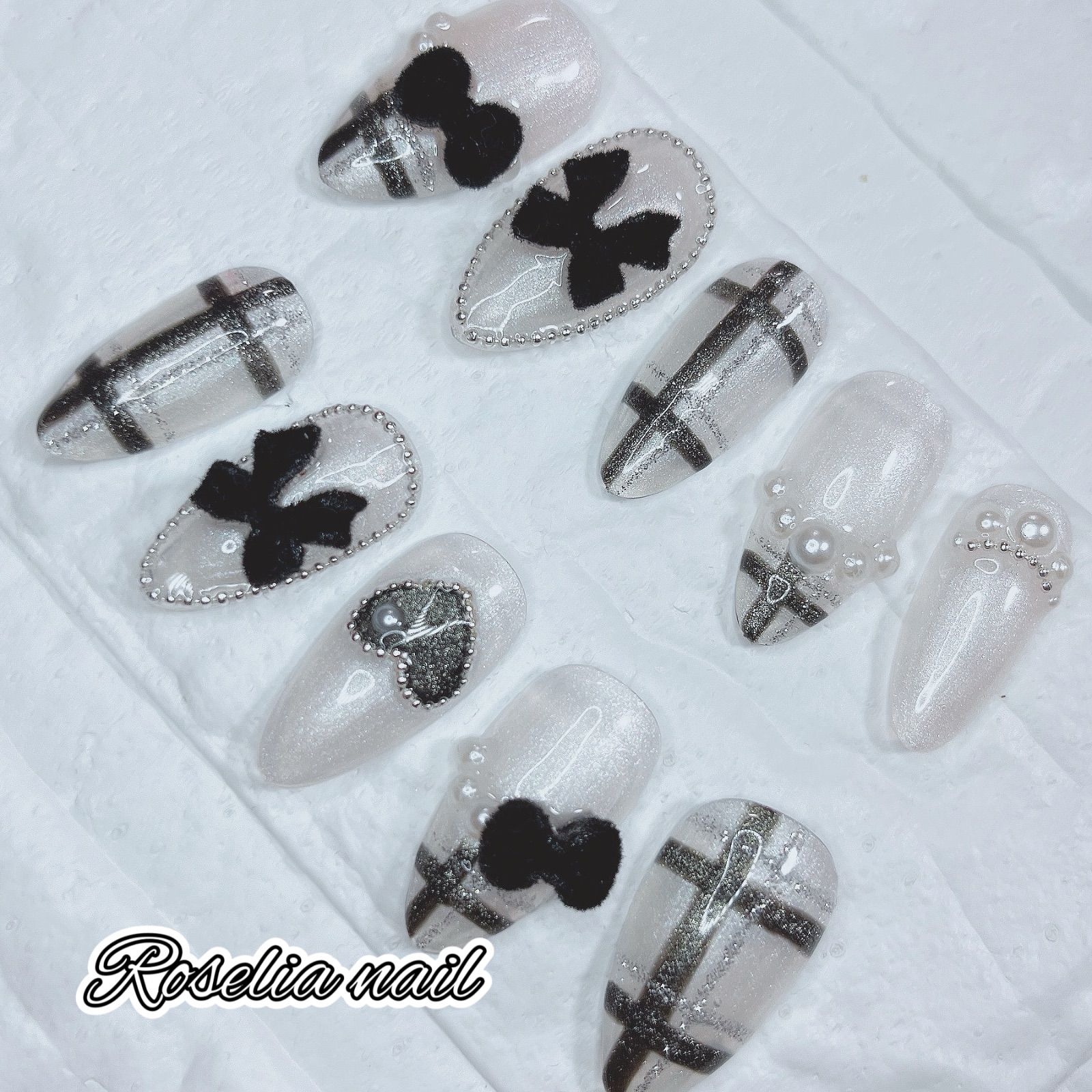 オーダーネイルチップ チェックネイル ガーリーネイル オーダー】【No.14】モノクロ・ブラック・黒色・秋冬・クリスマス